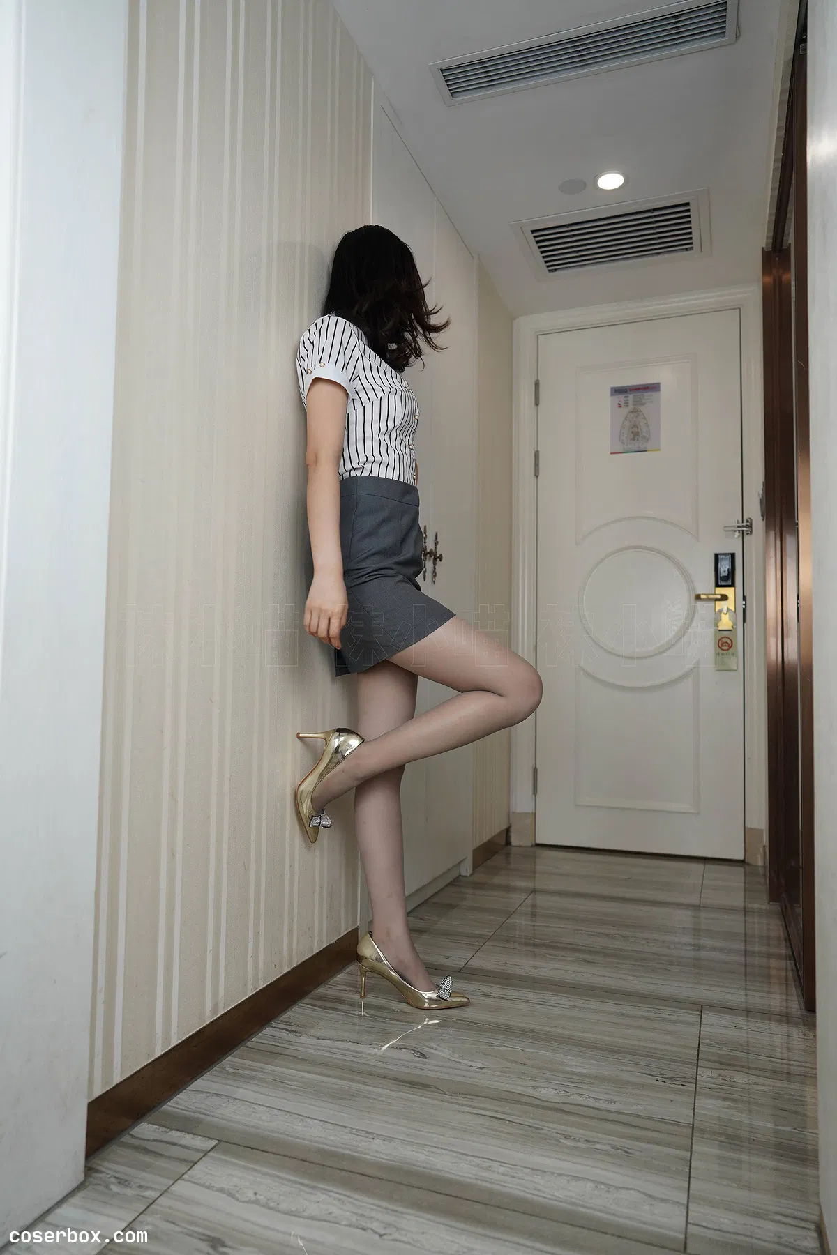 袜小喵 NO.308《照镜子》 [75P 119.6MB]