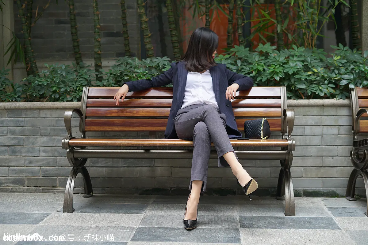 袜小喵 NO.075 喵姐姐的职业装 [59P 51.4MB]