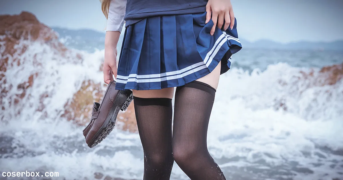 封疆疆v NO.002 小短裙 [11P 51.8MB] - 1