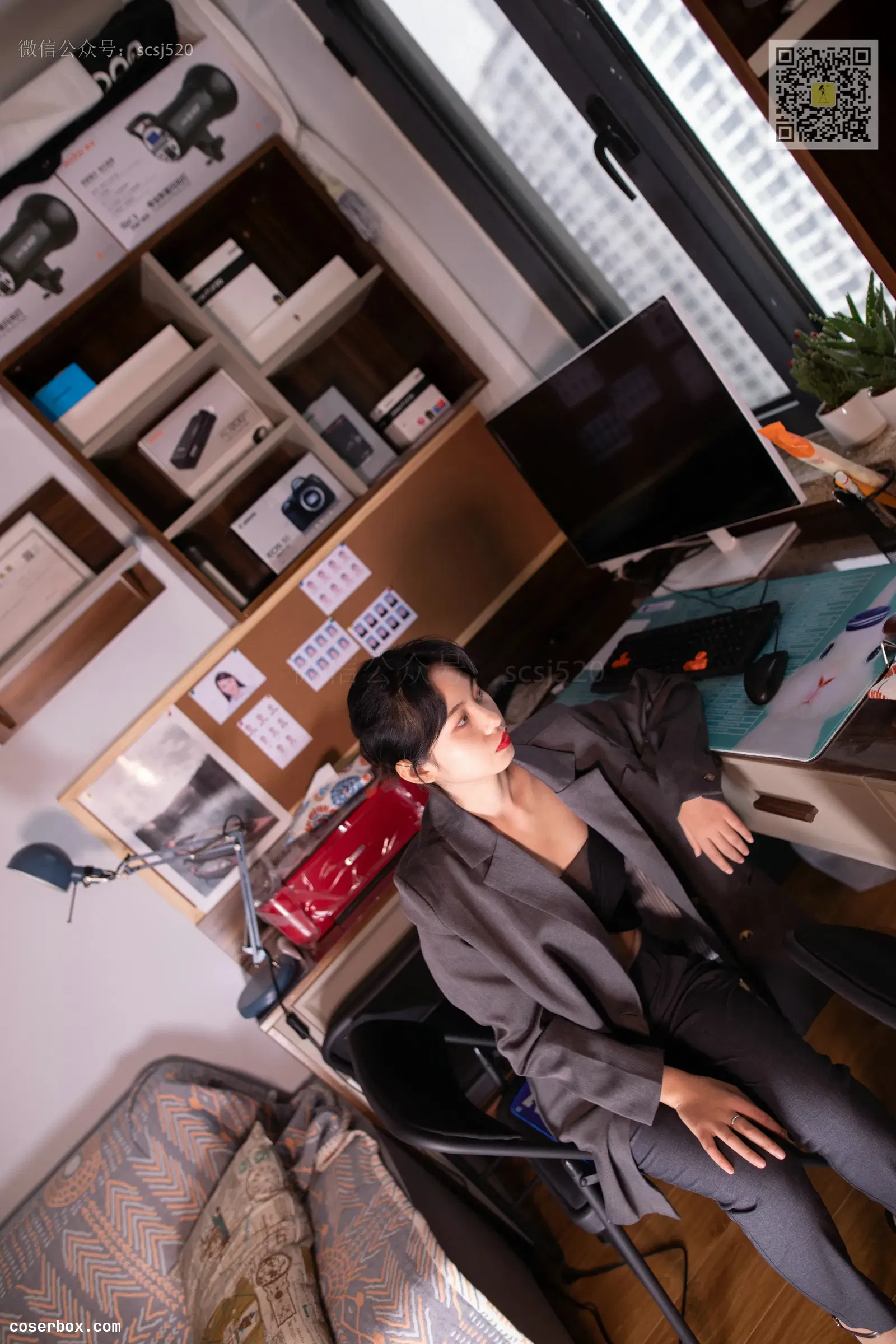 ISS山茶摄影 NO.052 婷婷 穿丝袜来上班第二季 [69P 64.11MB]