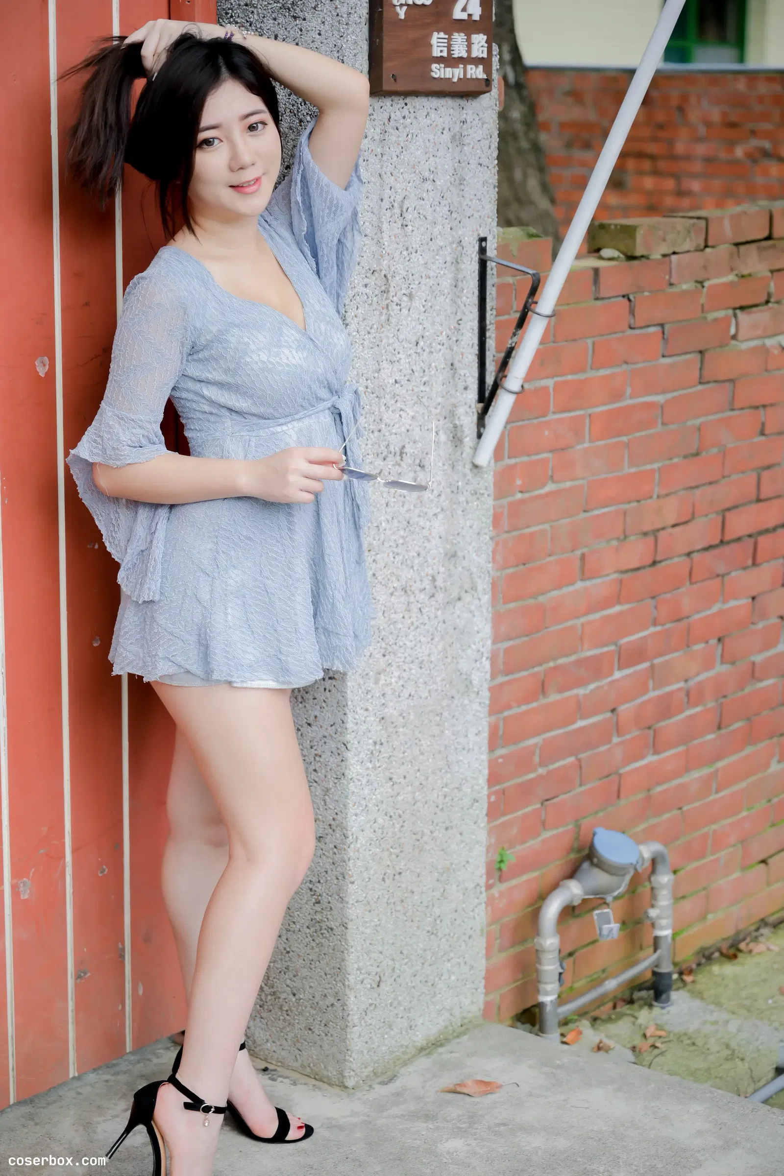 街拍丝足 NO.211 乐乐 连衣裙凉高美腿 [71P 82.21MB]