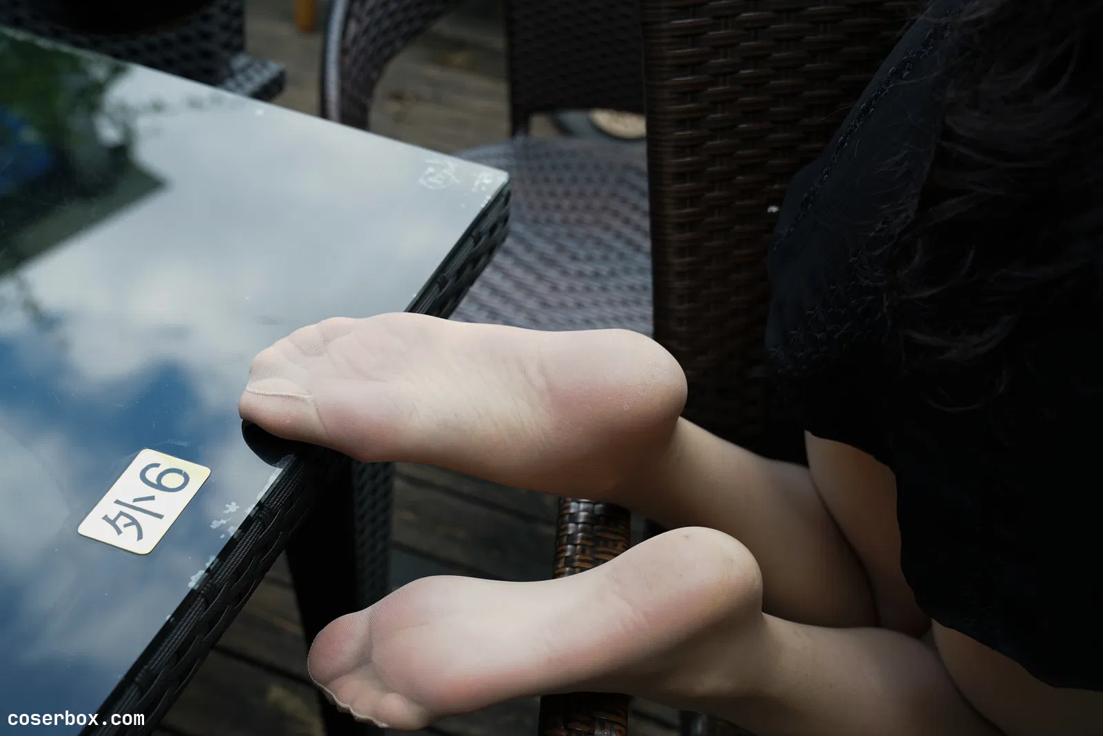 街拍丝足 NO.008 一组无水印4300W像素高清原图！ [94P 368.05MB]