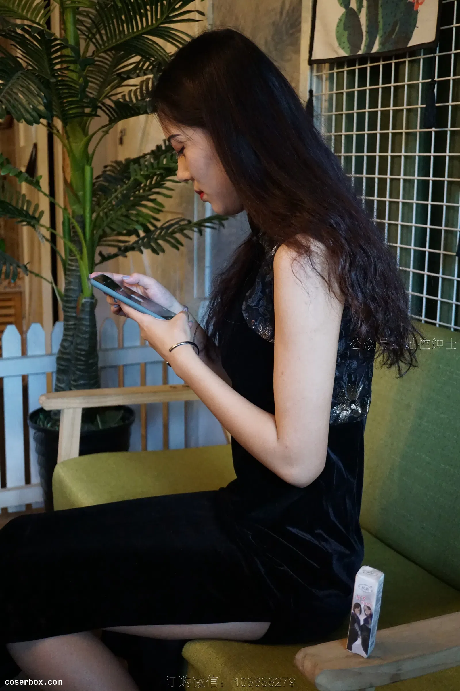 街拍丝足 NO.015 王璐璐 第2套 [157P 296.4MB]