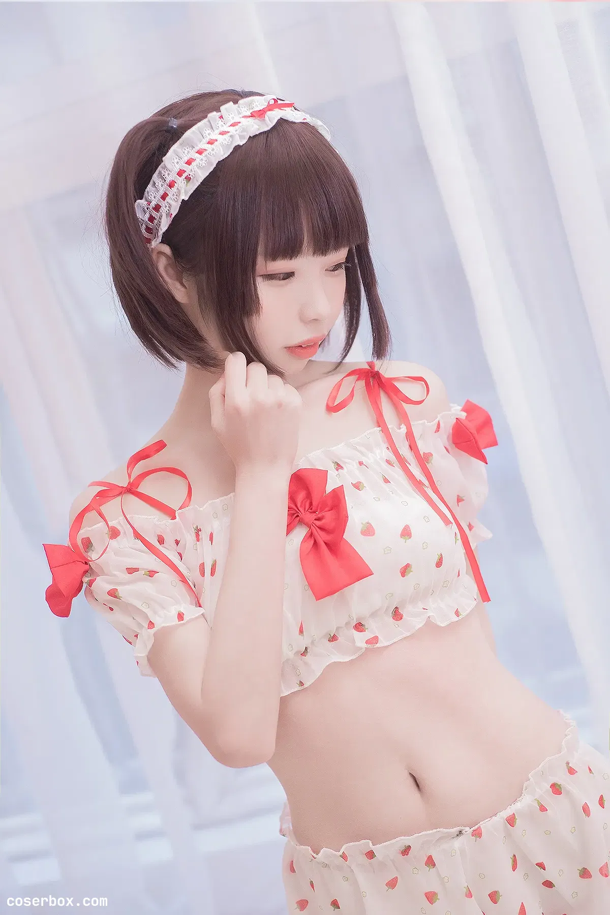 十万珍吱伏特 NO.012 草苺牛奶糖 [15P 14.83MB] - 2