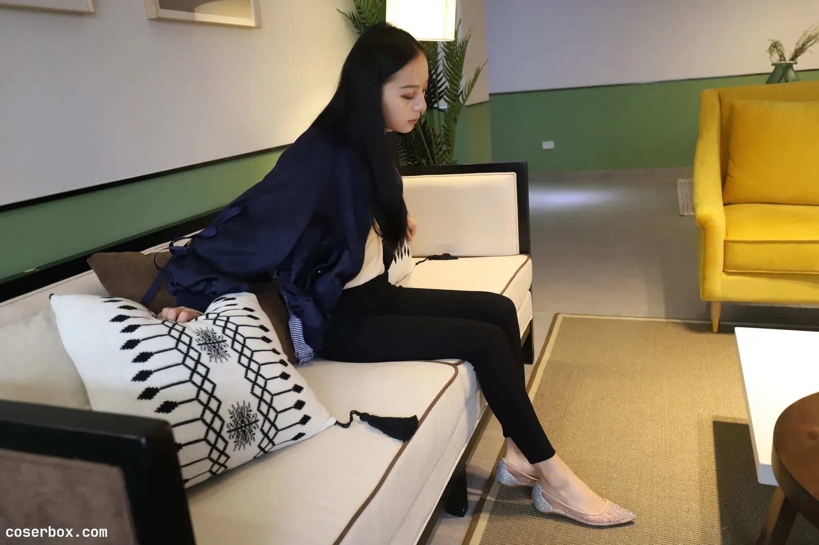 大西瓜爱牙膏 2018.12月活动模特一 裸足 [85P 803.06MB]