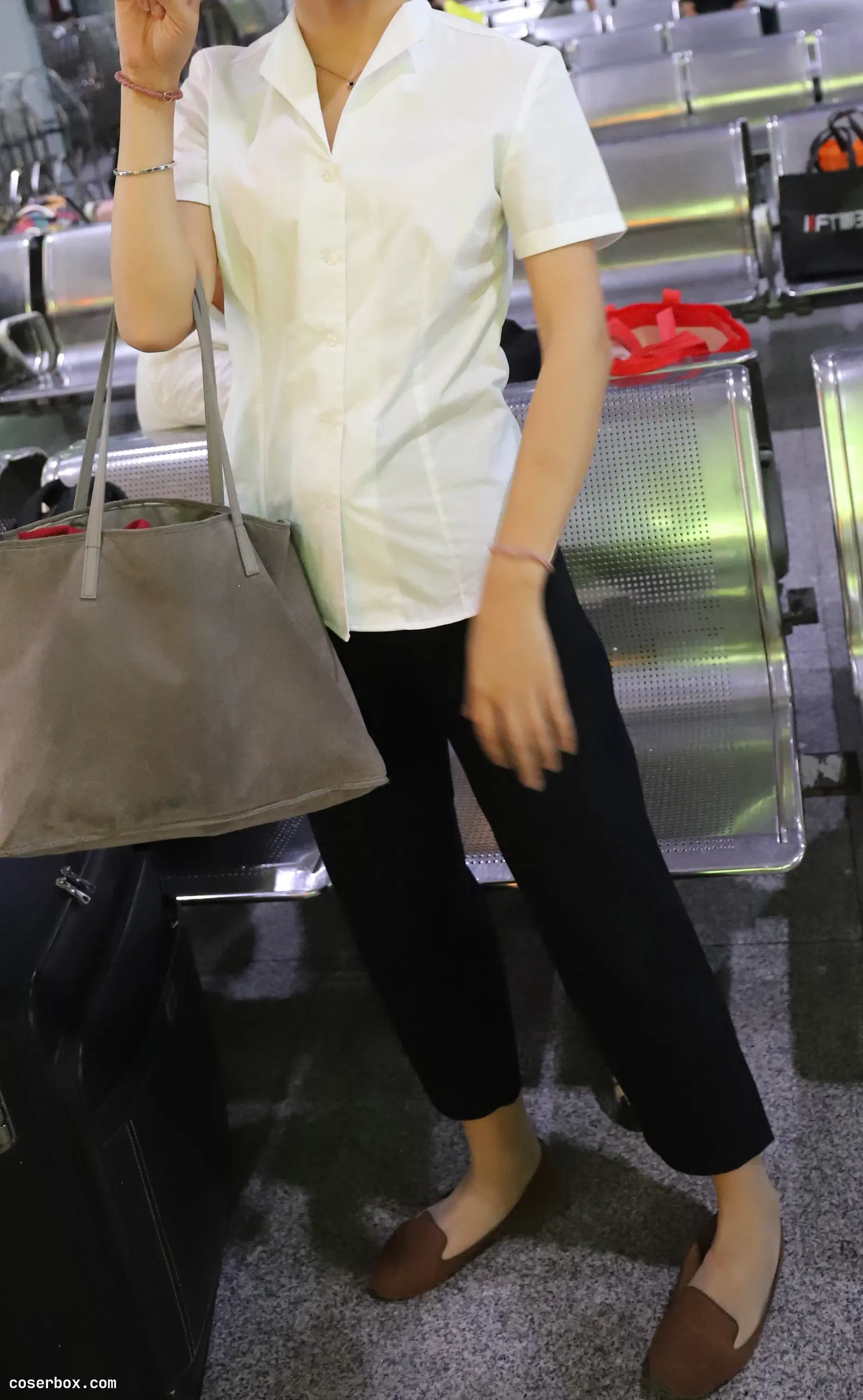 大西瓜爱牙膏 2019-3月 04 火车 [432P 1V 3.0GB]