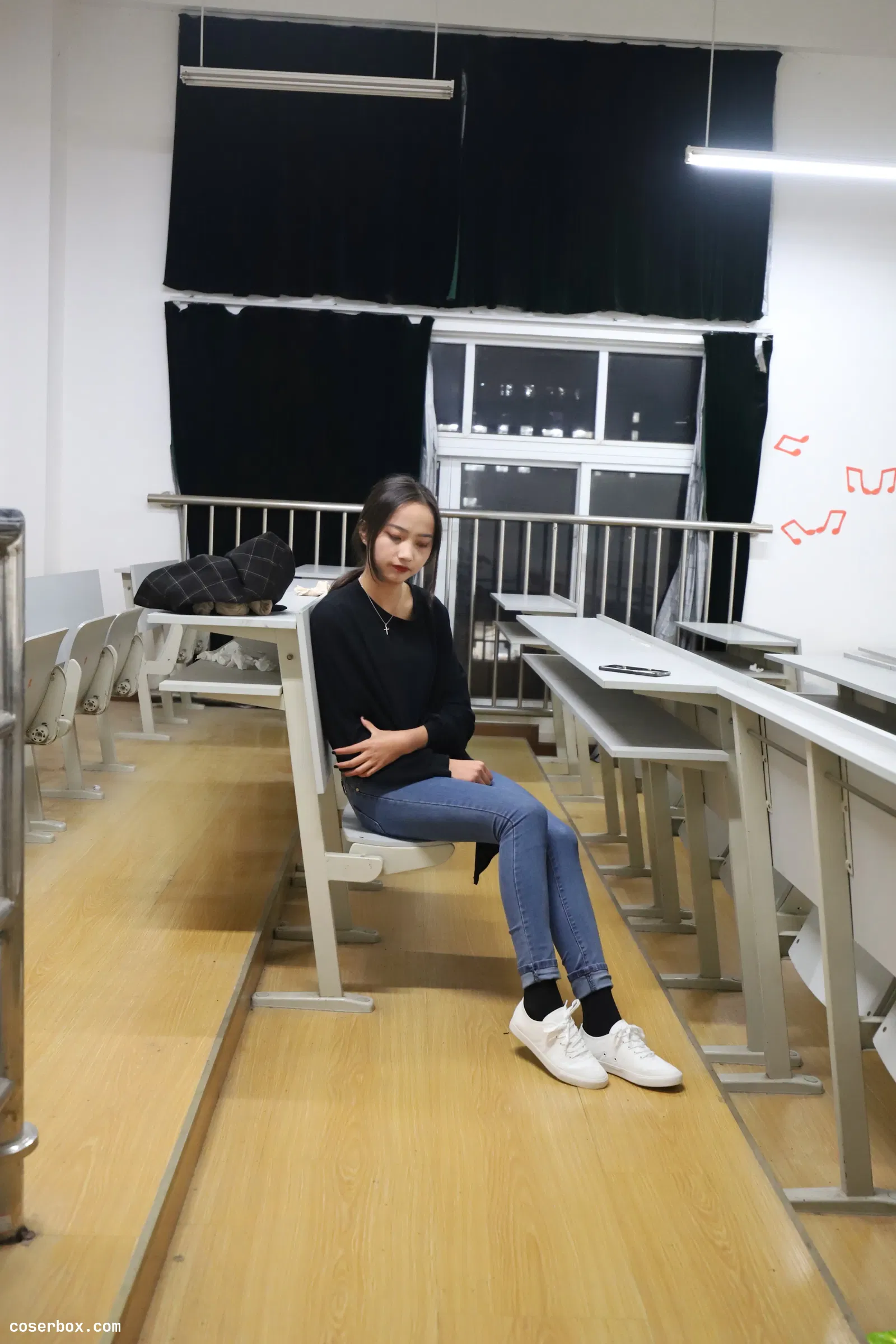 大西瓜爱牙膏 2018.12月活动模特三 黑裤袜 [76P 1V 979.59MB]