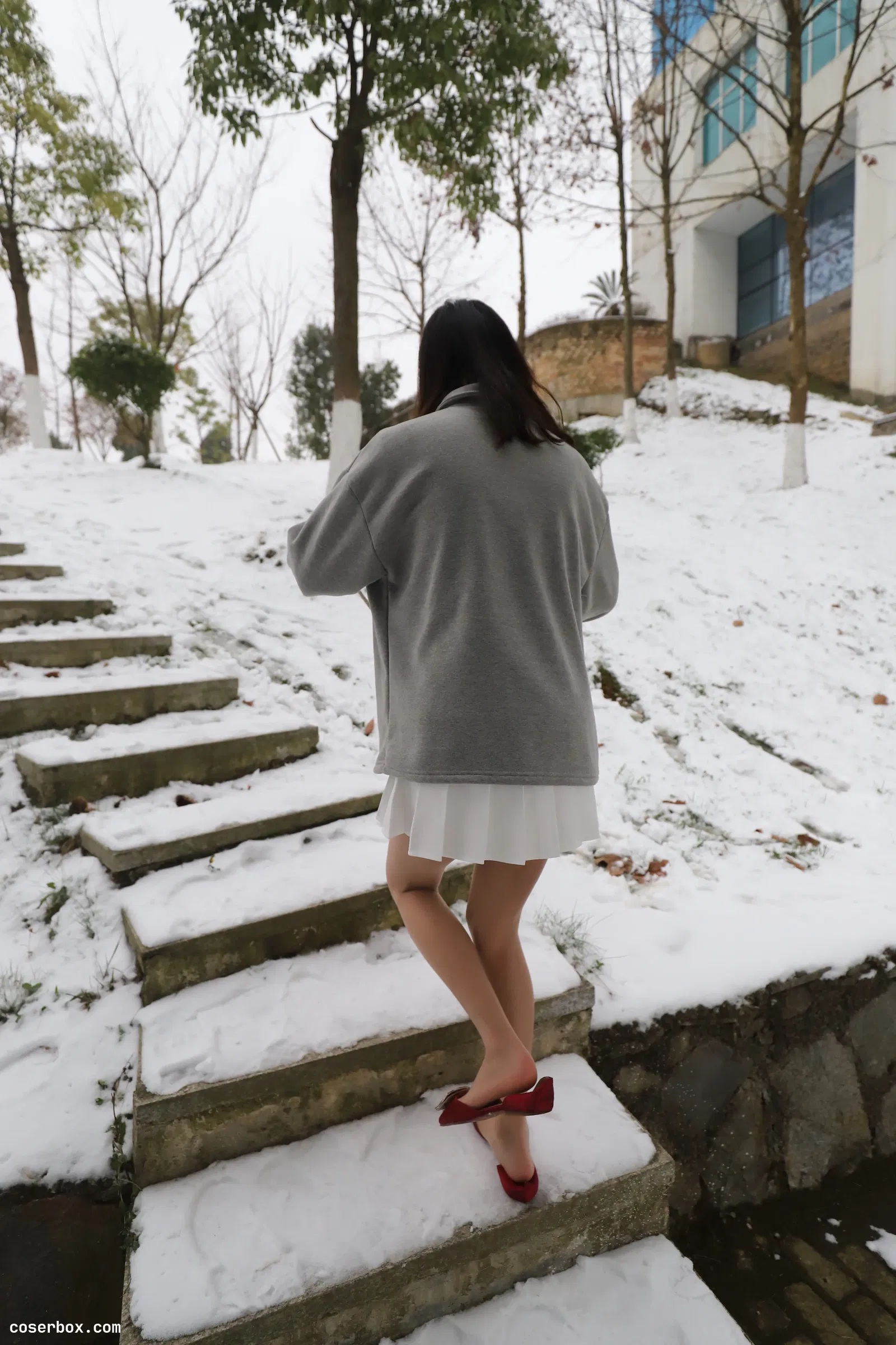 大西瓜爱牙膏 2019.2月 02 活动模特2 薄肉丝户外 [266P 2.34GB]