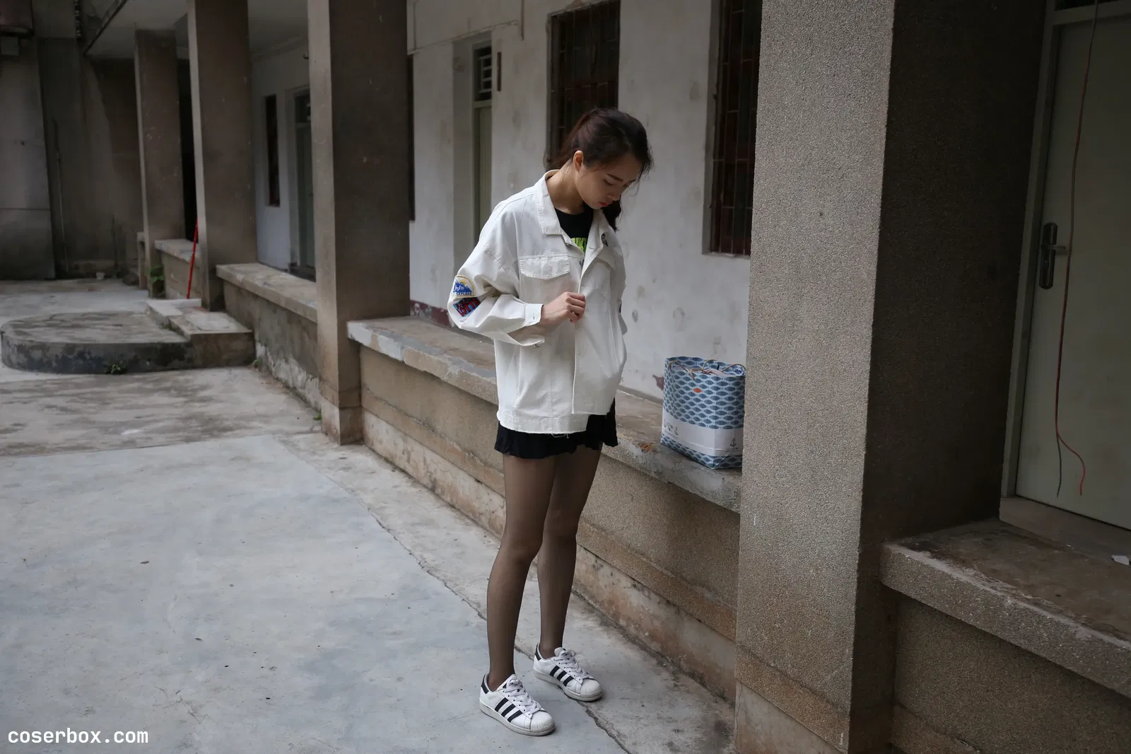 大西瓜爱牙膏 Z2-2 衬黑丝袜 [472P 1V 2.46GB]