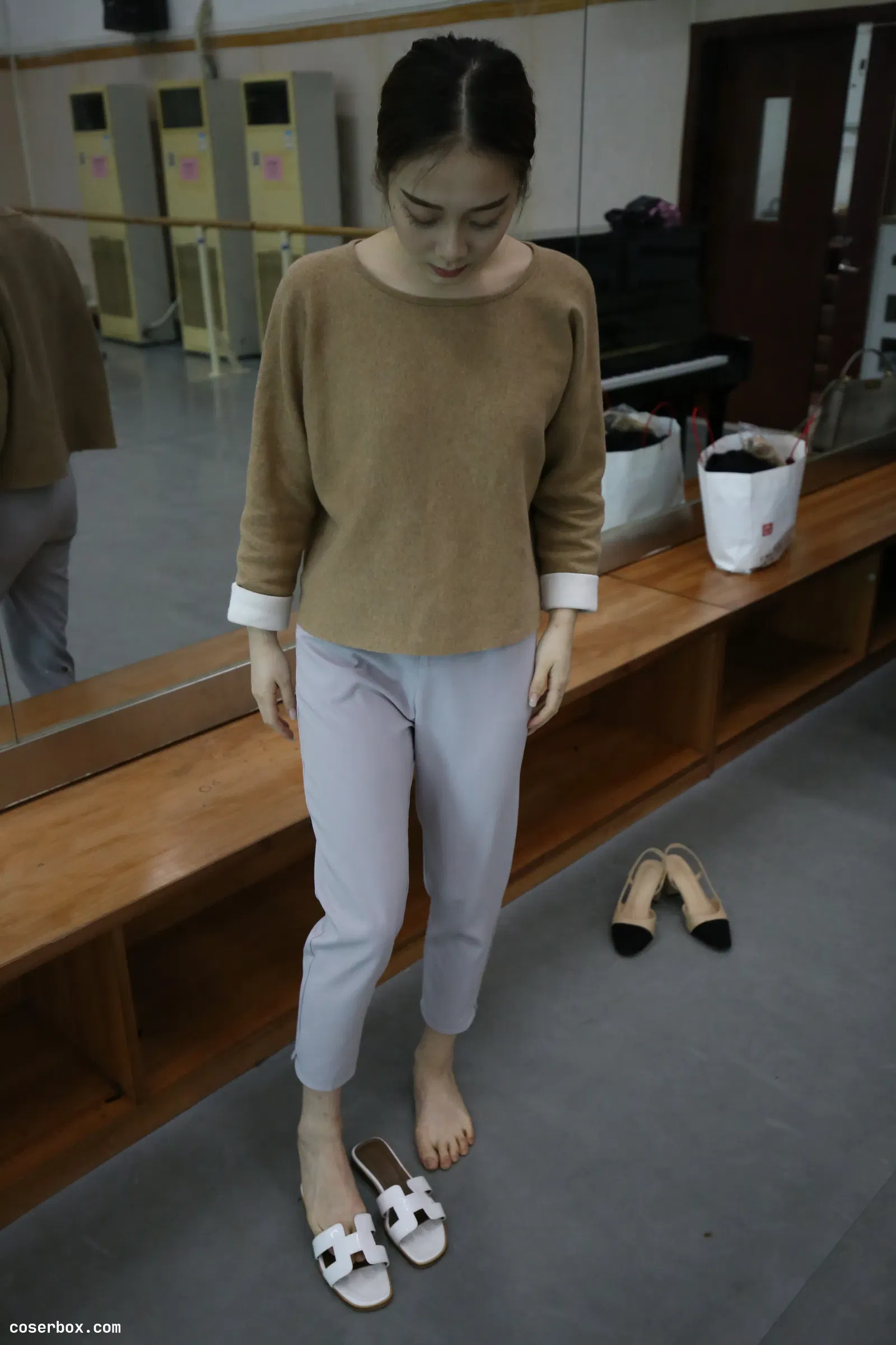 大西瓜爱牙膏 Z1 休闲裤少女 [180P 1.21GB]