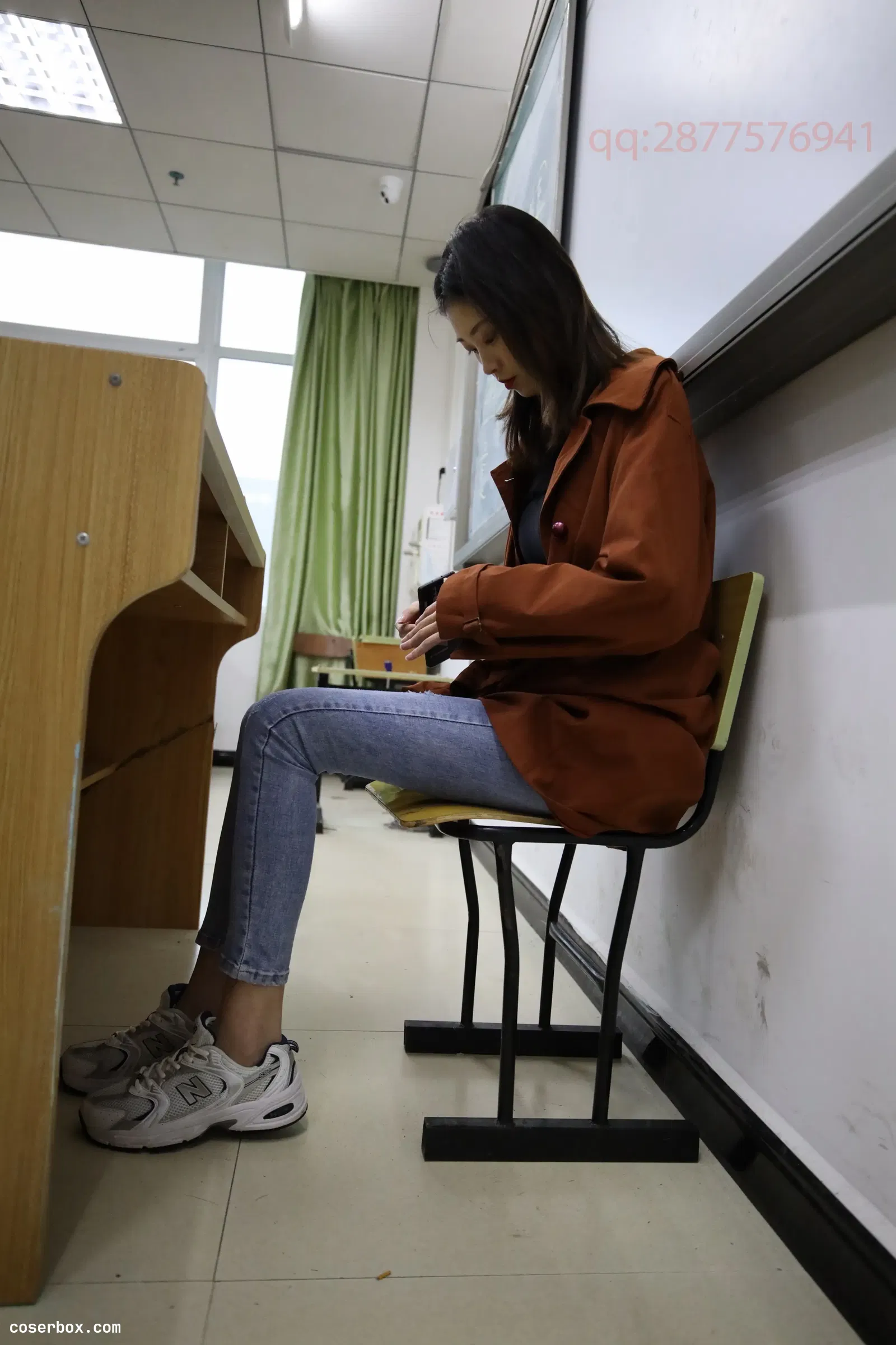 大西瓜爱牙膏 2021年01月 04 教室短袜 [88P 1V 497.86MB]