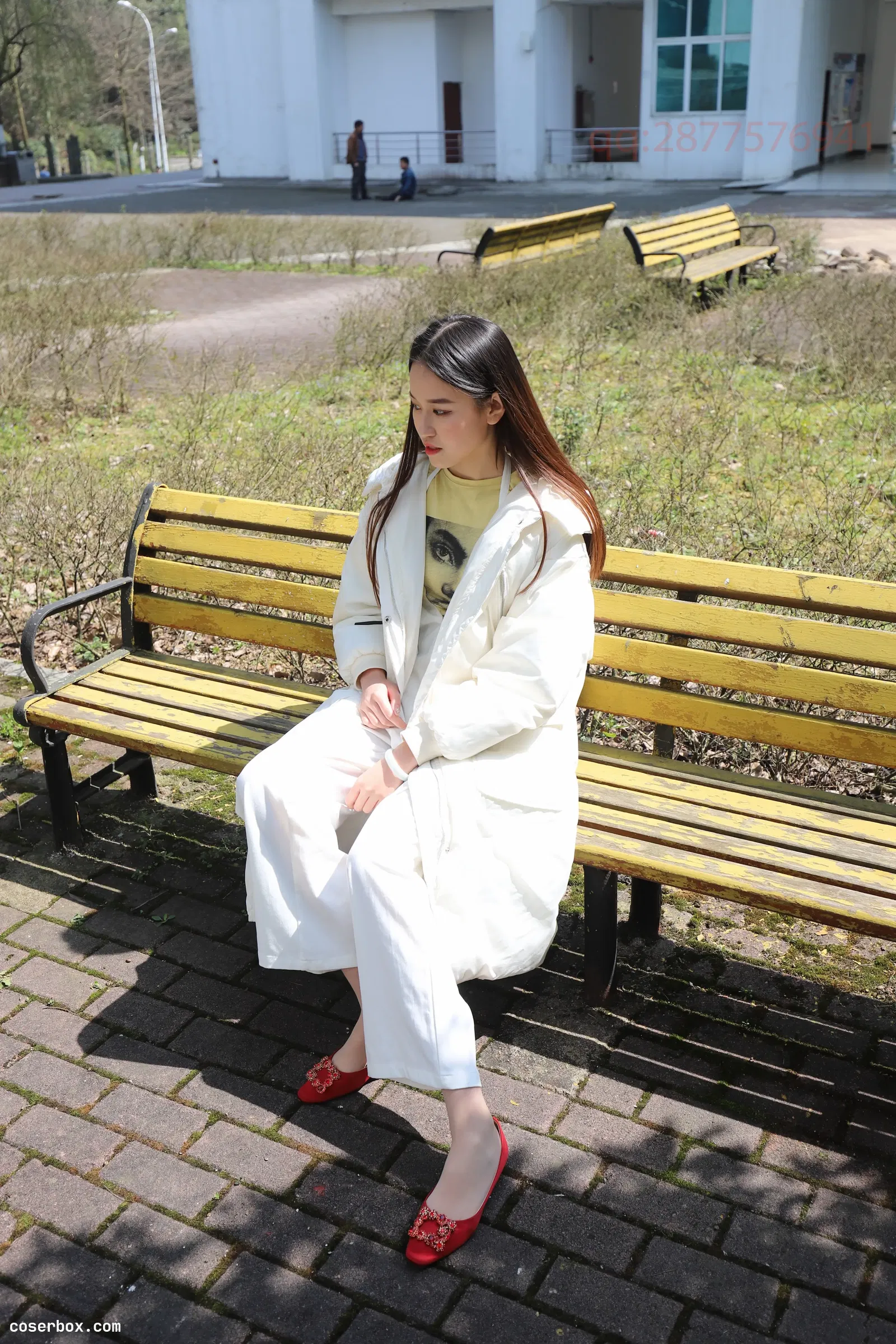 大西瓜爱牙膏 2020年12月 01 校园户外裤里丝 [182P 1V 1.41GB]