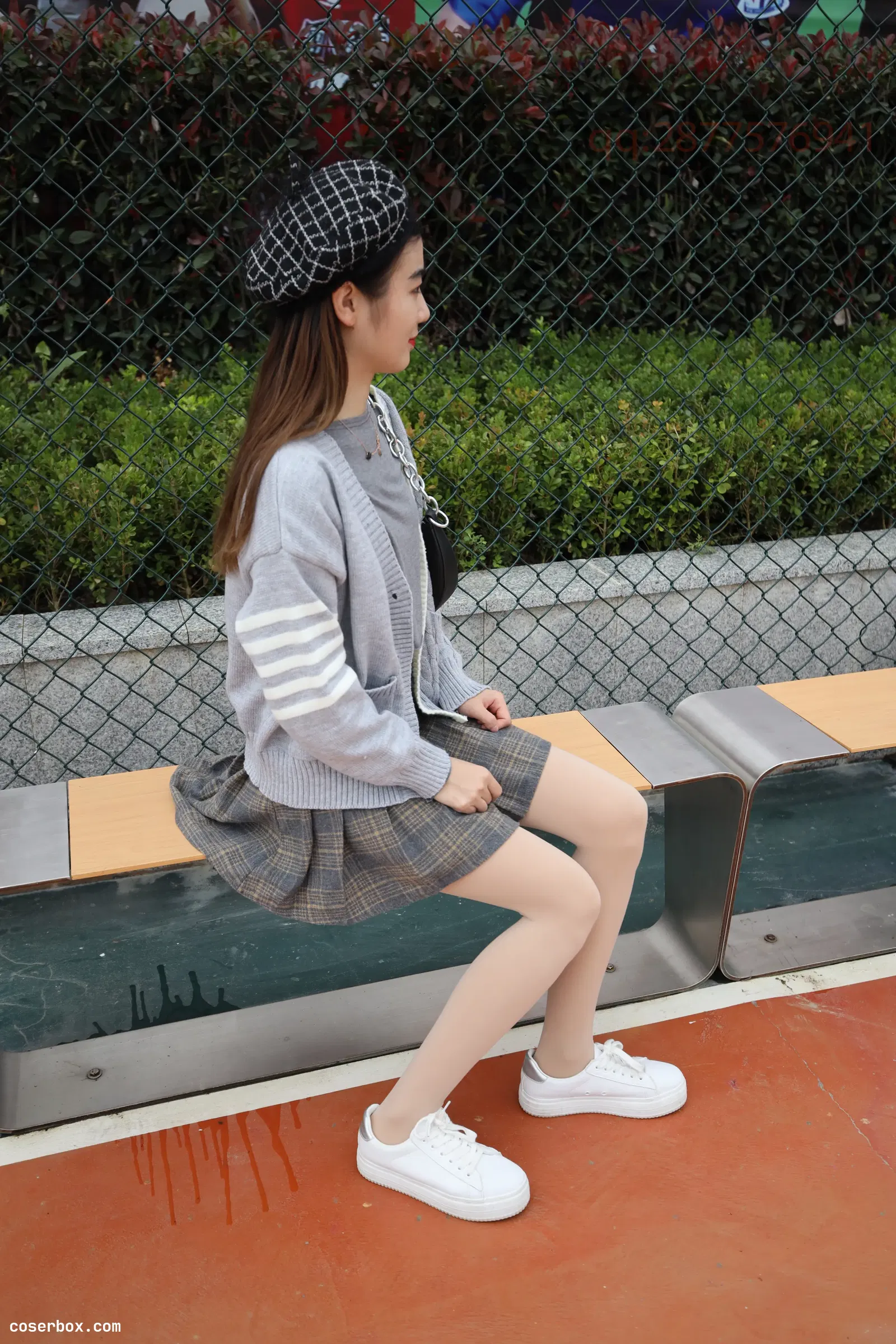 大西瓜爱牙膏 2021年02月 02 活动模特1 短裙肉丝 [221P 1V 1.48GB]