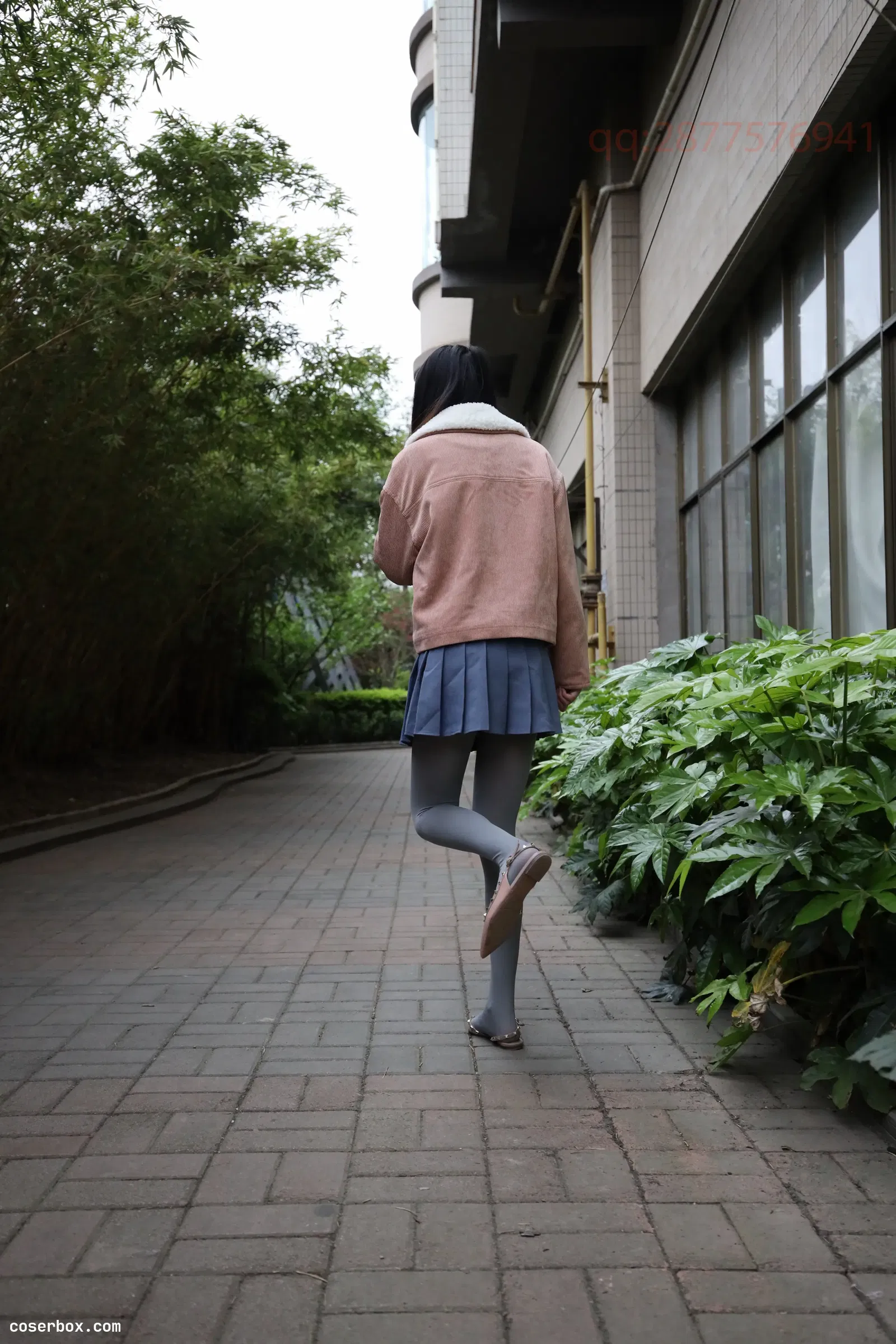 大西瓜爱牙膏 2020年11月 04 短裙厚灰丝 [181P 1V 913.79MB]