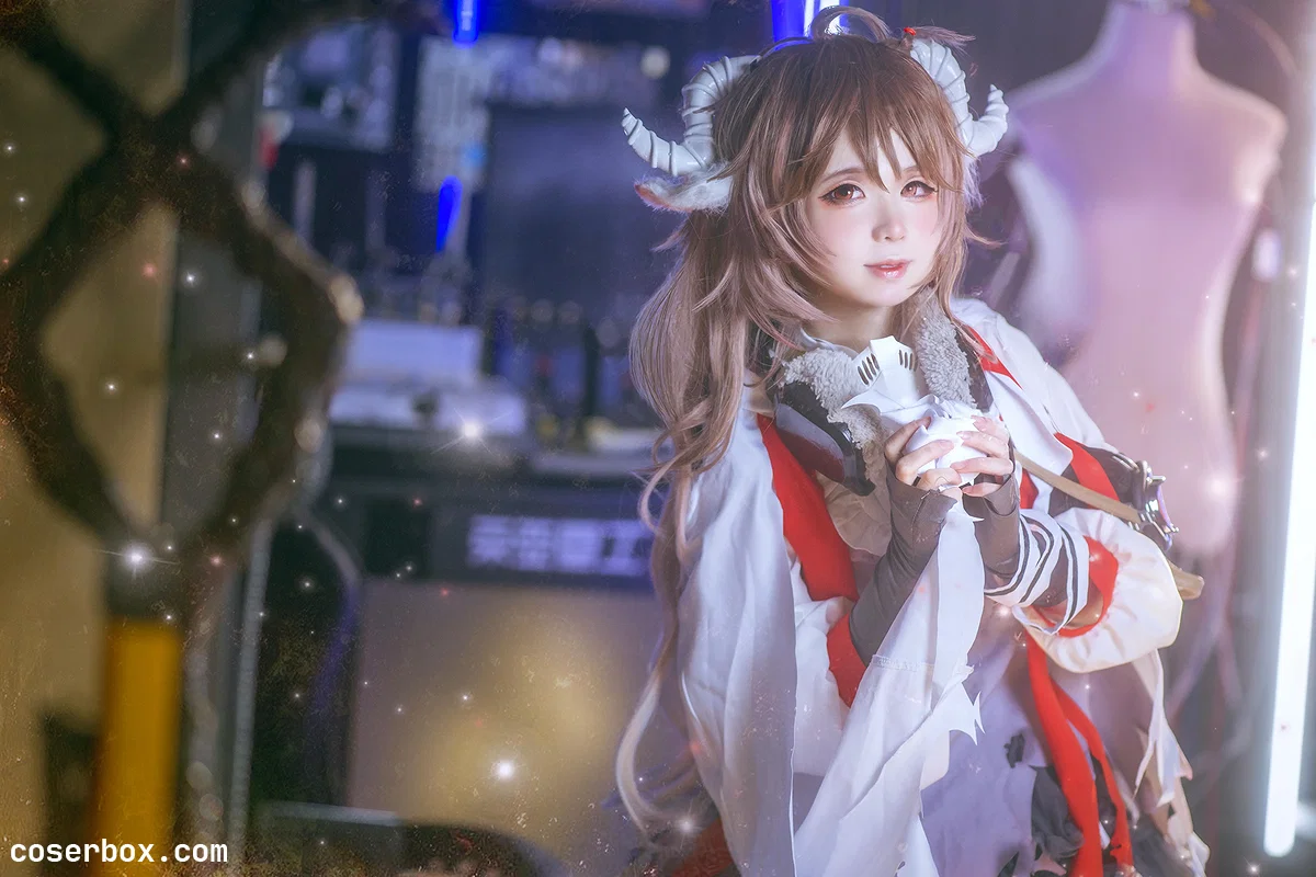 渊秧 NO.017 明日方舟-艾雅法拉cos [20P 17.74MB] - 2