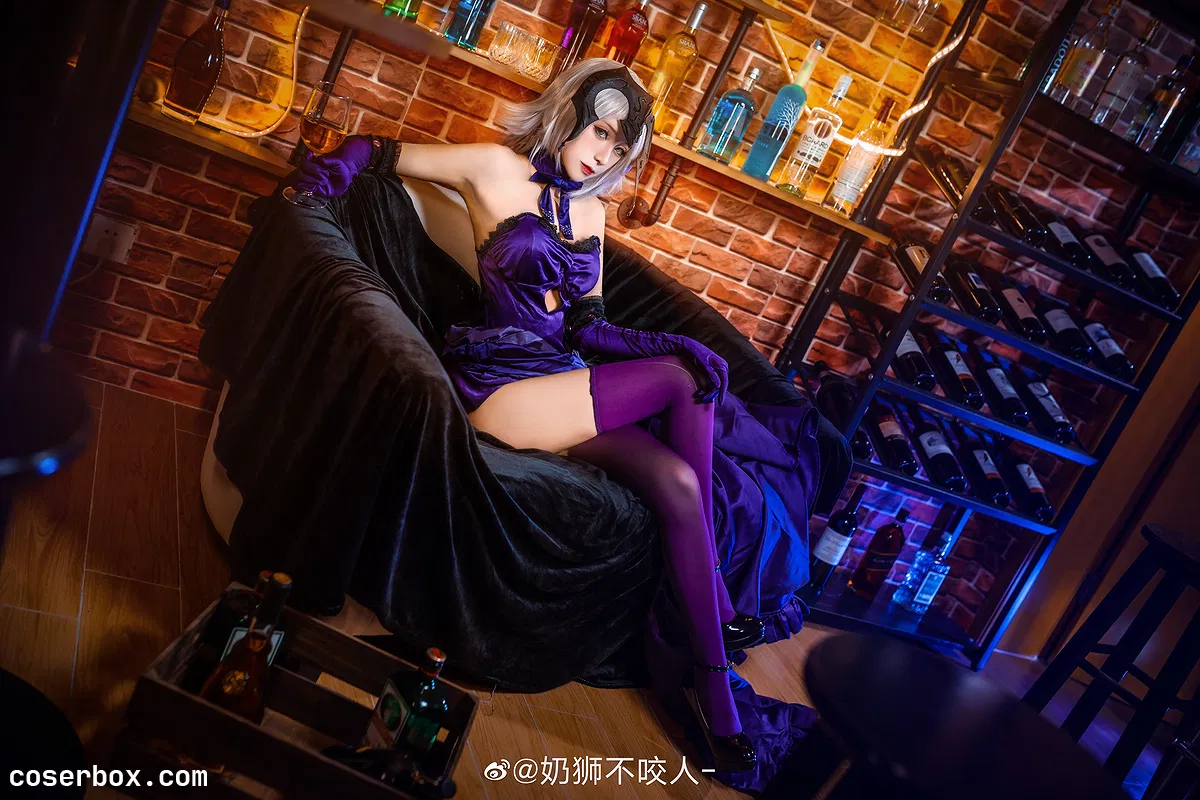 奶狮不咬人 NO.07 黑贞德 [10P 61.26MB] - 2