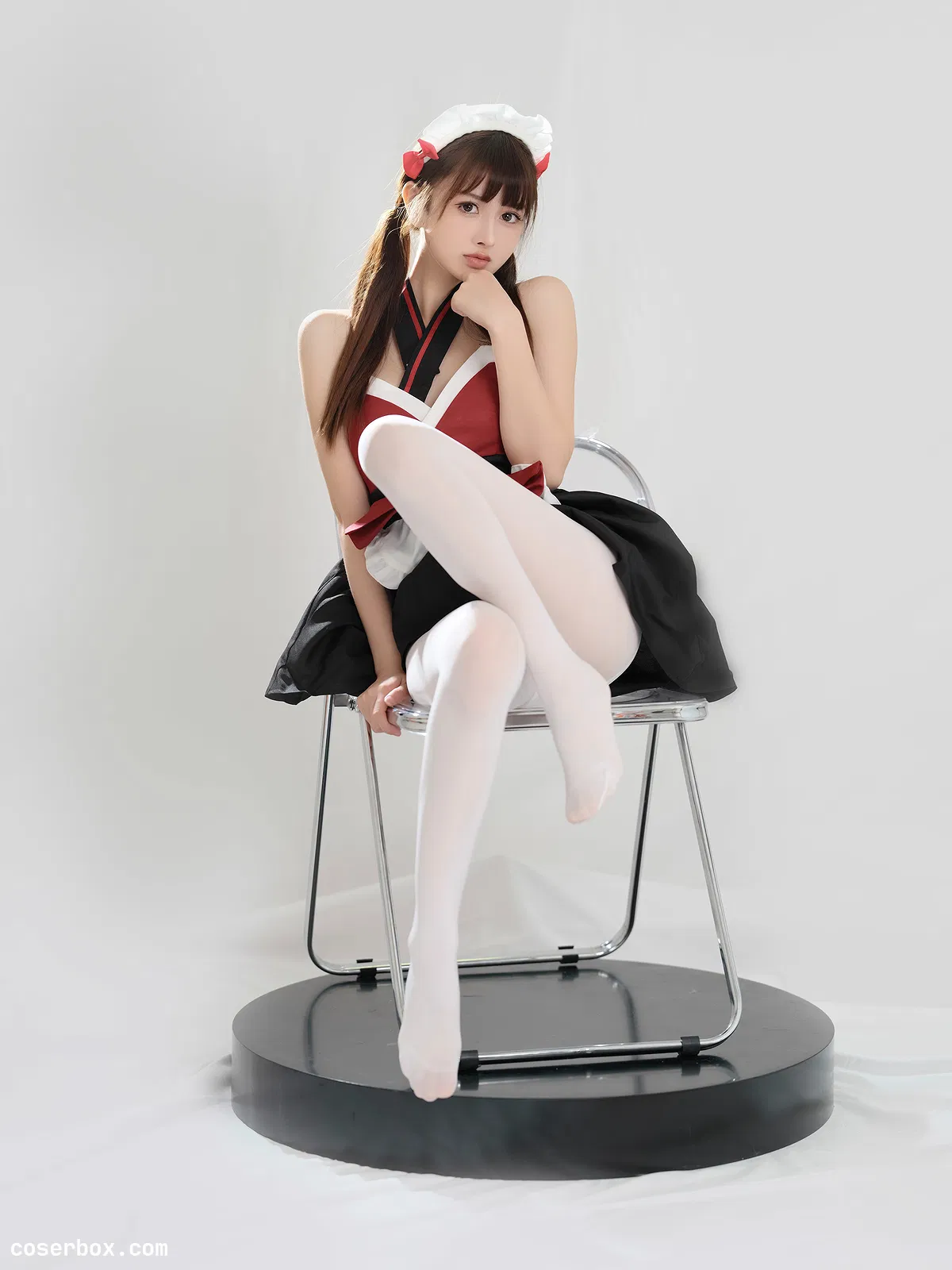 河豚抚子 NO.02 红衣小女仆 [25P 72.02MB] - 2