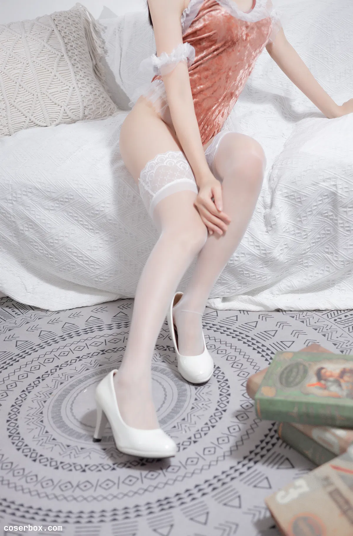 贝儿酱Miki NO.001 粉色兔女郎 [26P 381.7MB] - 2