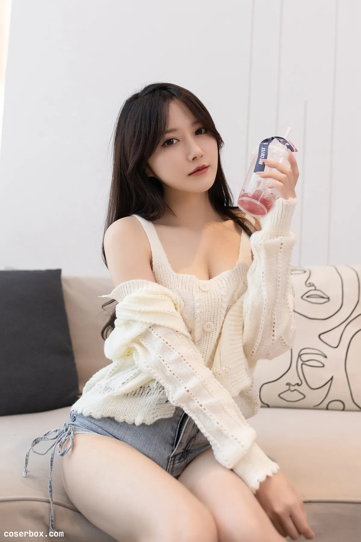 鱼子酱fish NO.047 内部私购 – 甜春写真 - 2