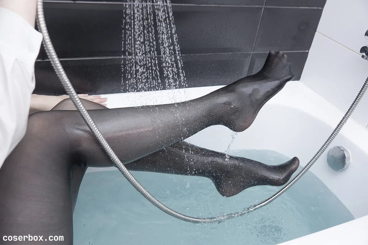 Candy Ball NO.022 Bath Girl 洗澡的女 - 2