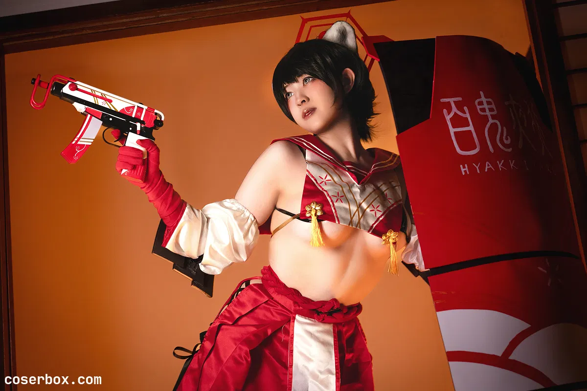 Hatori Sama 2023.12.08 Kasuga Tsubaki 春丽COS - 2