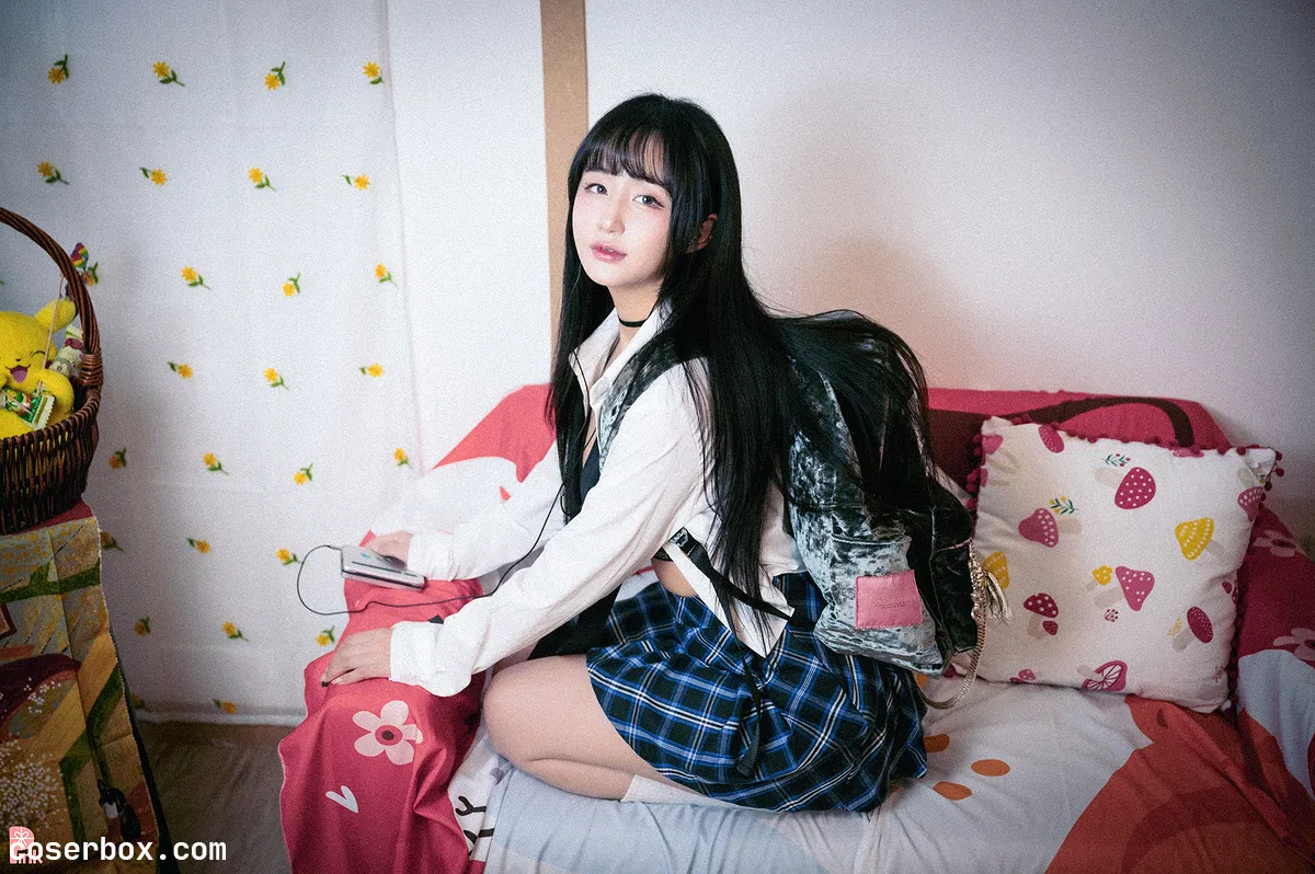 Han Jina (한지나) 2023.12.12 [PINK] 지나의 교복 생활 (Dark Ver)