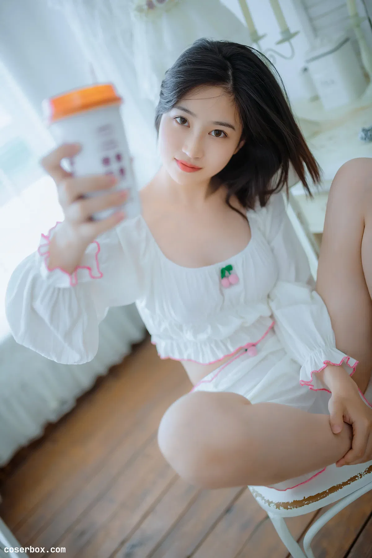 年年 2023.12.17 爱吃棒棒糖的少女 - 1