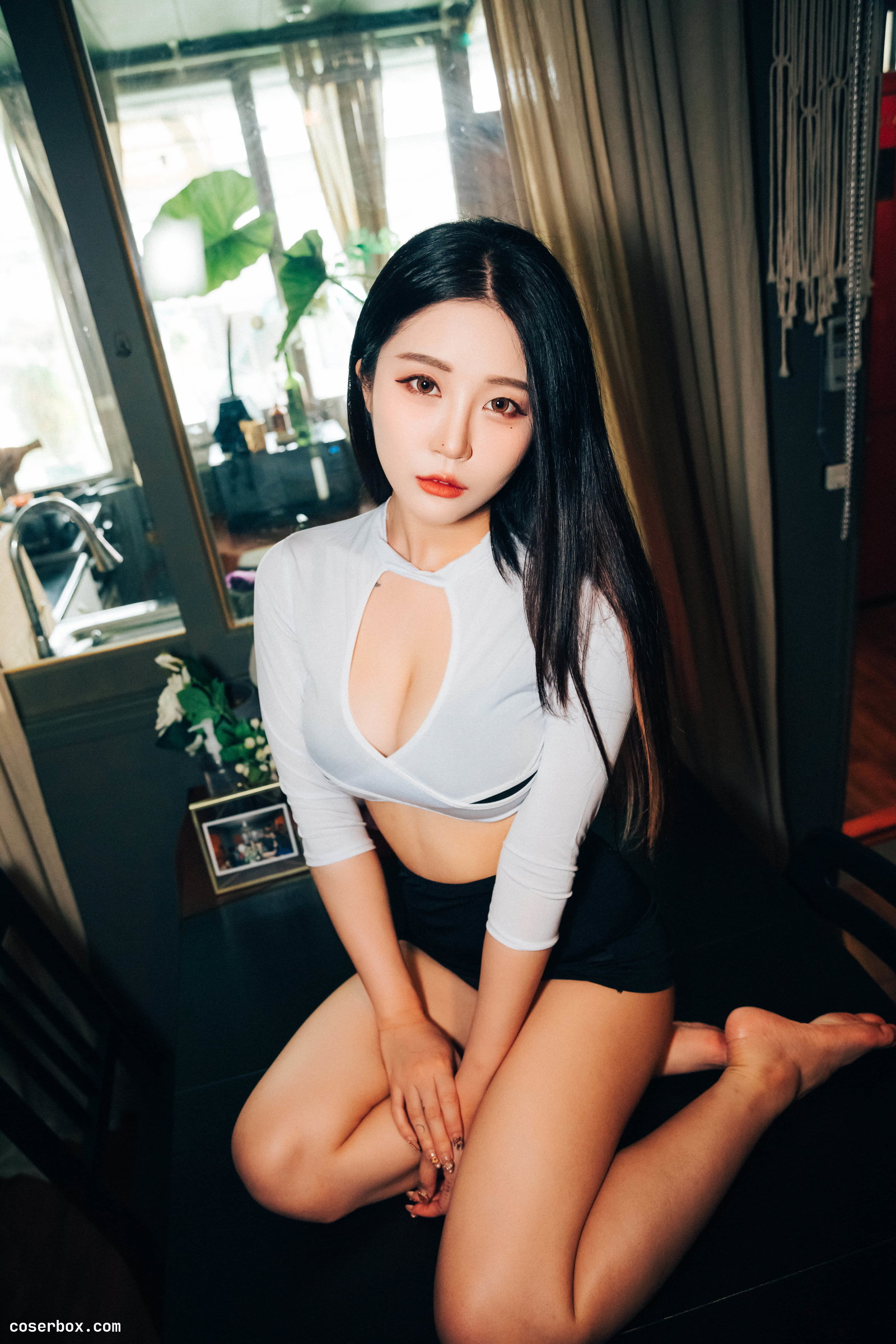 Loozy NO.009 Bomi (보미) Roomate [53P 967.09MB]