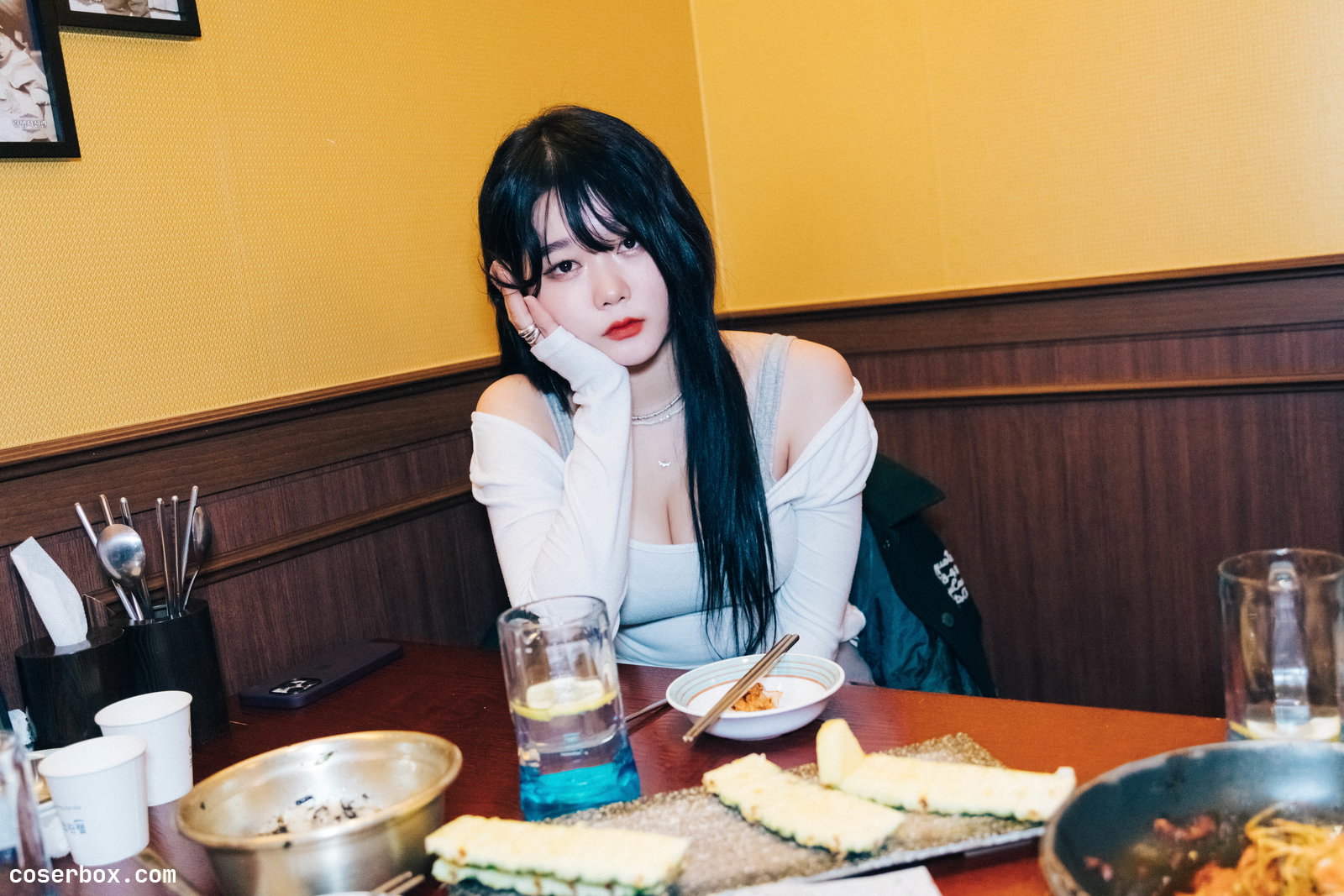 Loozy NO.091 Zia (지아) Fan Meeting 02 [128P 1V 2.49GB]