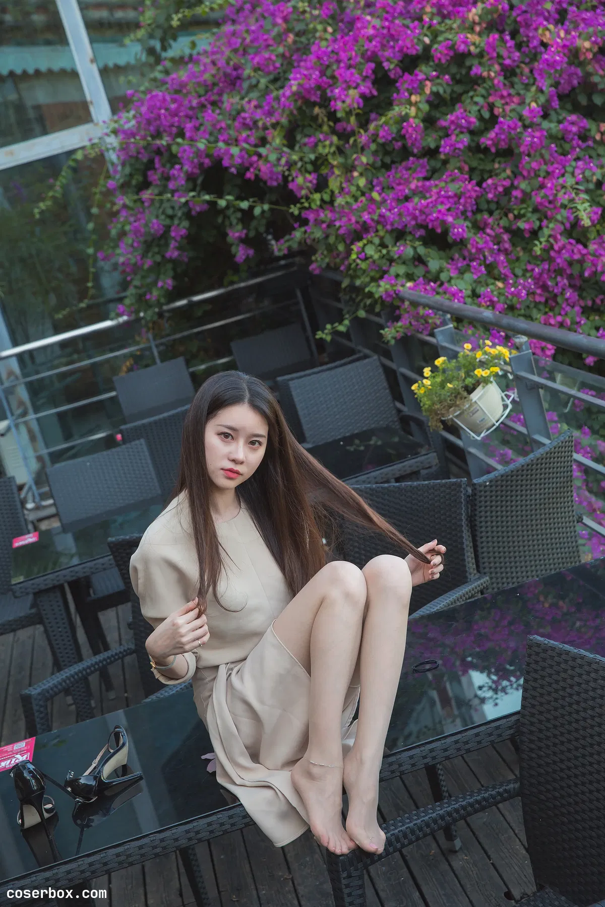 Sia不吃鱼 2024.04.19 风衣玉足 - 1