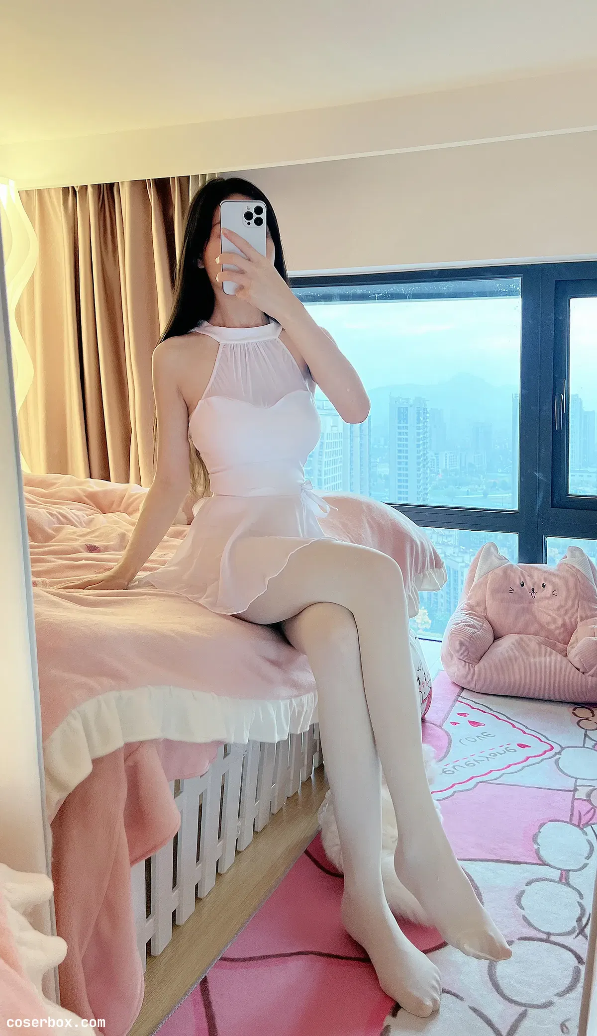 小萌子 2024.05.17 觅圈 一身洁白 - 1