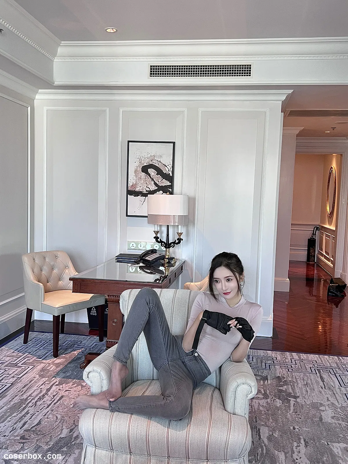 王馨瑶Yanni 2024.08.04 内购私拍 钓鱼灰色紧身牛仔裤 - 2