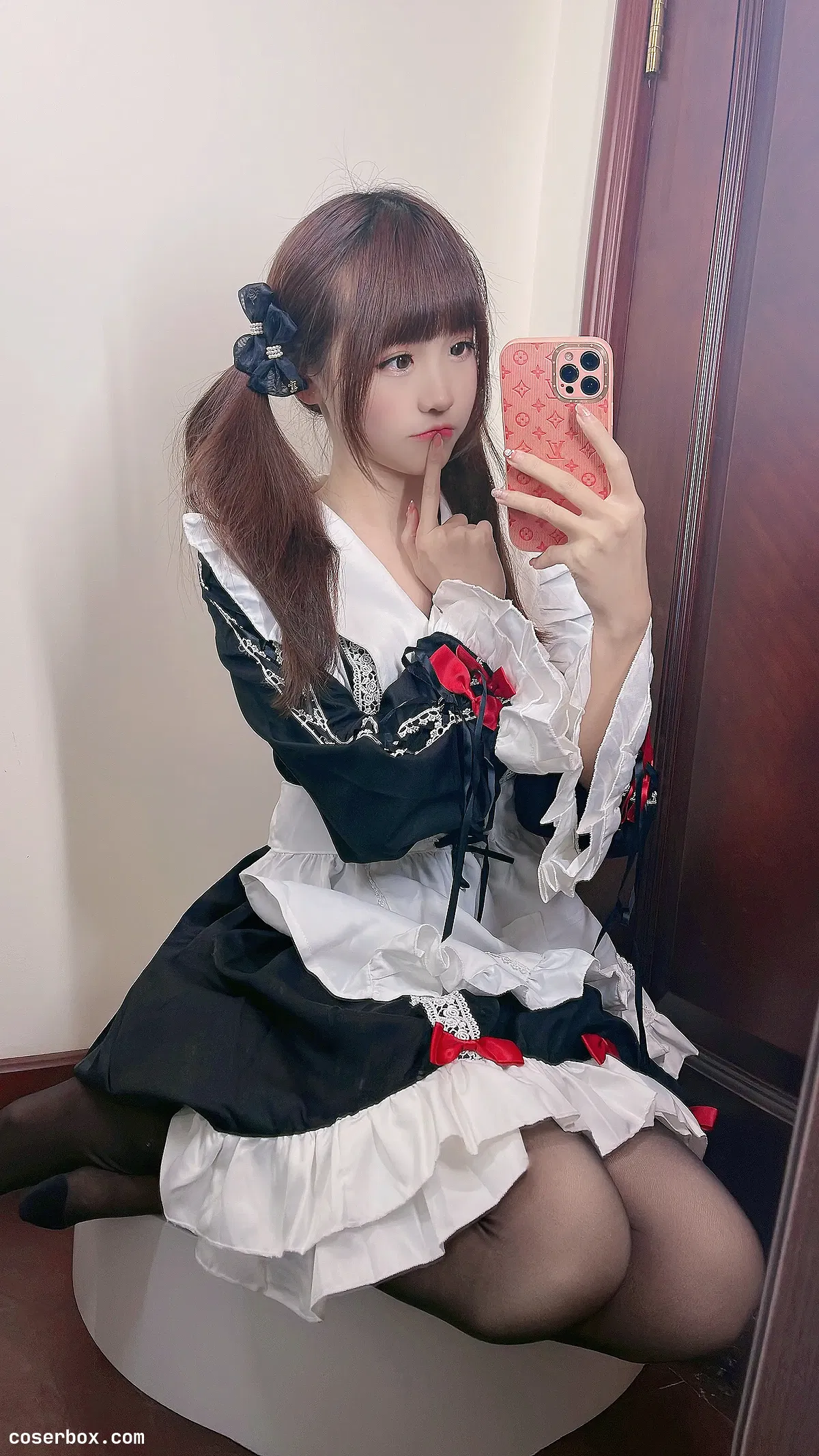 miko酱ww 2024.07.30 自拍系列 女仆 - 2