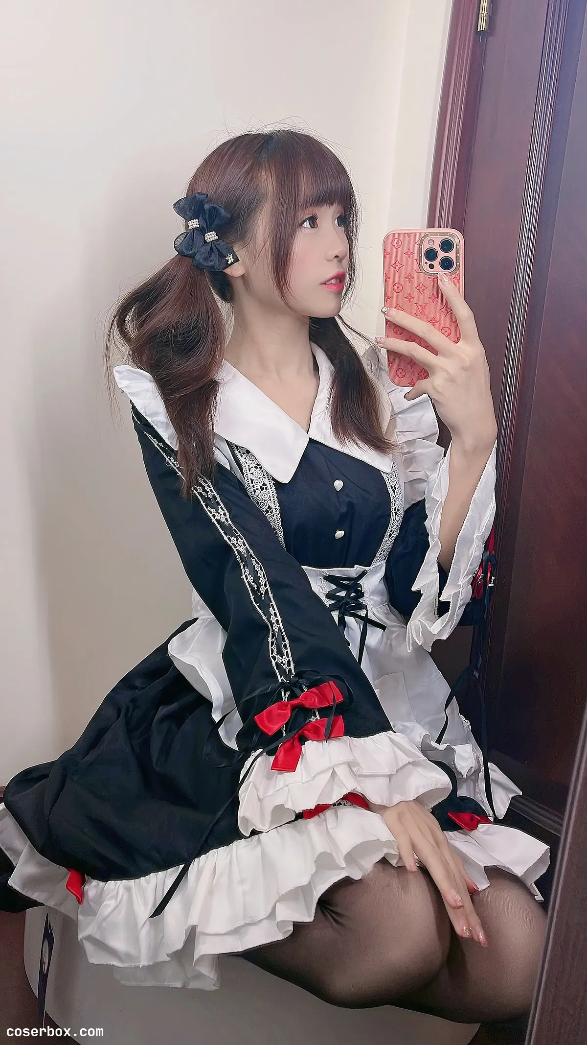 miko酱ww 2024.07.30 自拍系列 女仆 - 1