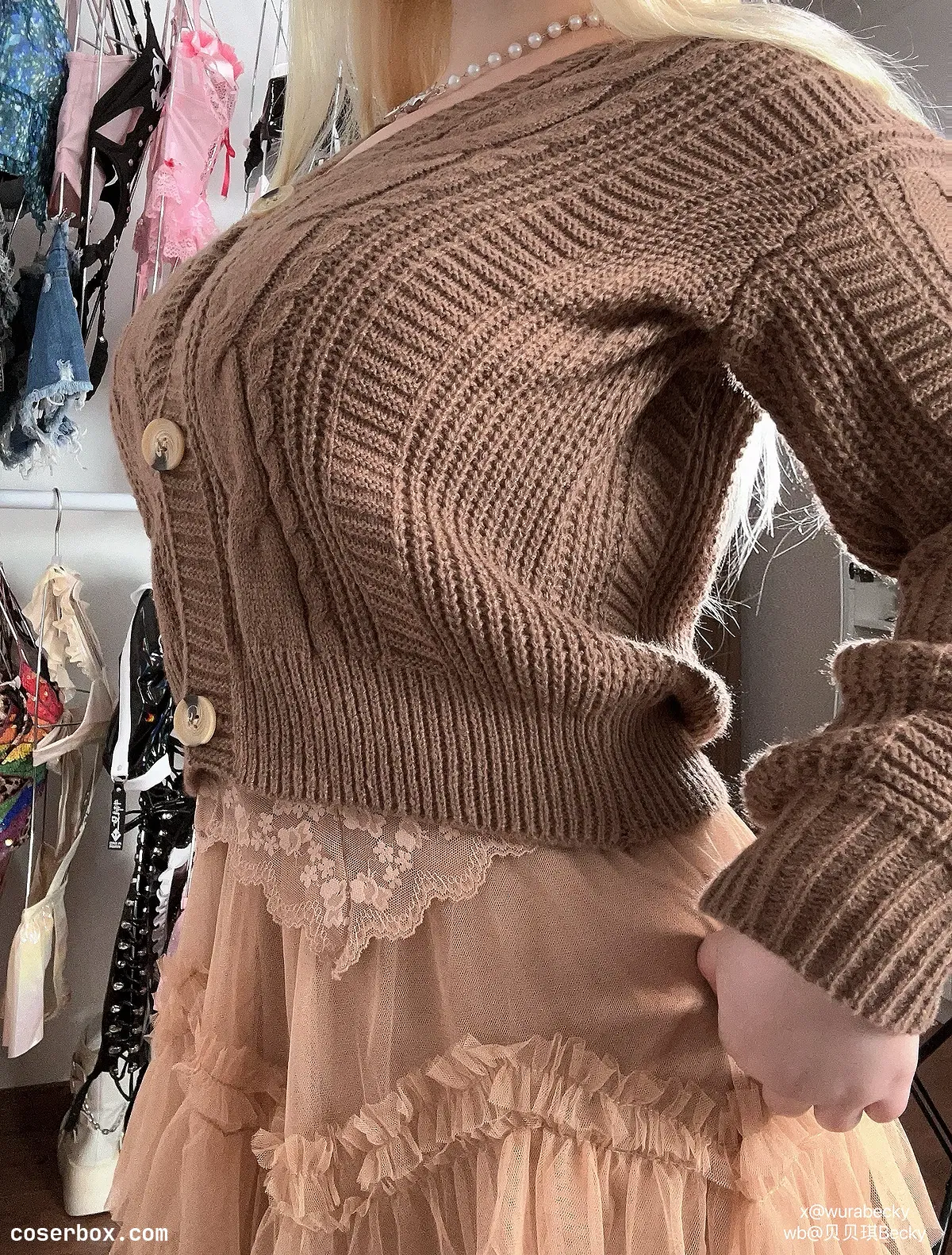 贝贝琪Becky 2024.09.21 桃子水袋 - 2