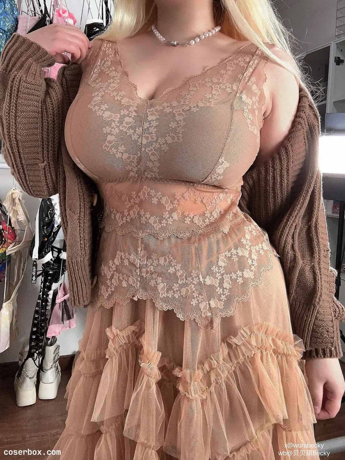 贝贝琪Becky 2024.09.21 桃子水袋 - 1