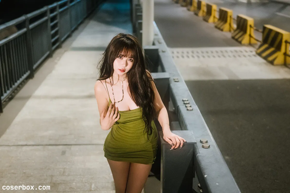 Tina很妖孽呀 2024.10.31 绿色连衣裙 - 2