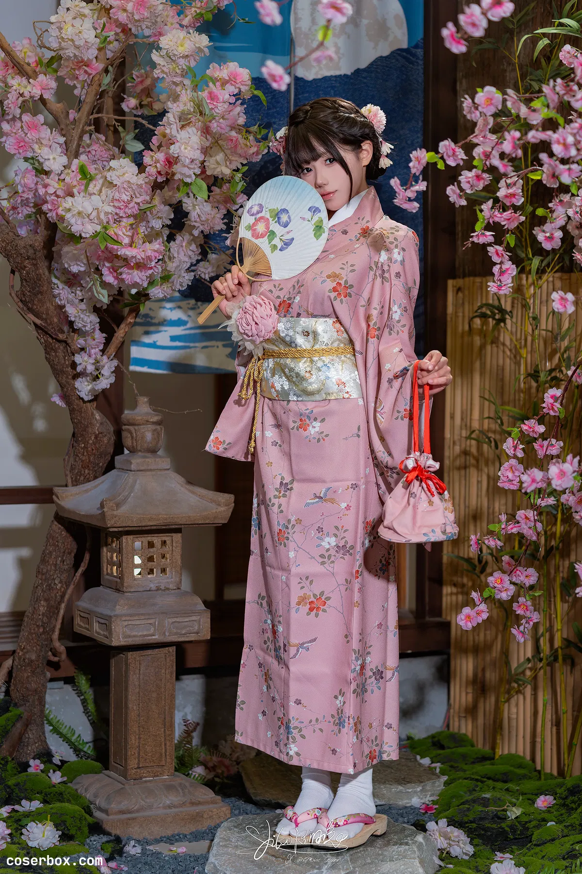 黏黏团子兔 2024.10.26 8月作品『温泉の女将』 - 2