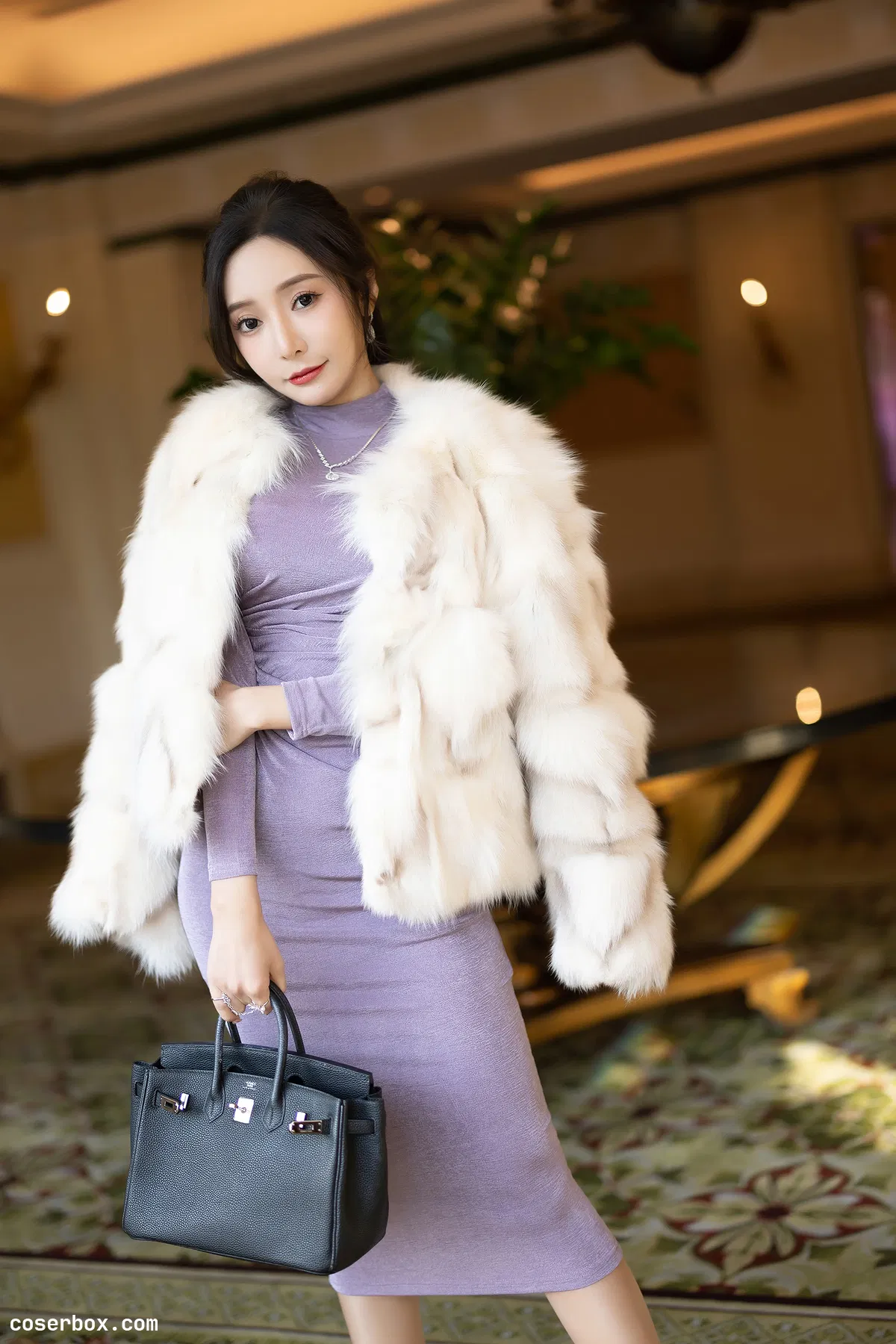 王馨瑶Yanni 2024.11.14 内购私拍 皮草紫色裙 - 1