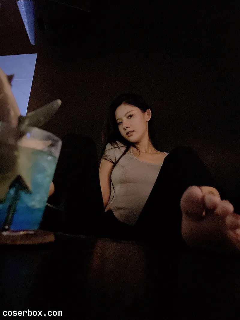 就是阿朱啊 2024.11.19 微密圈 咖啡店脱内衣