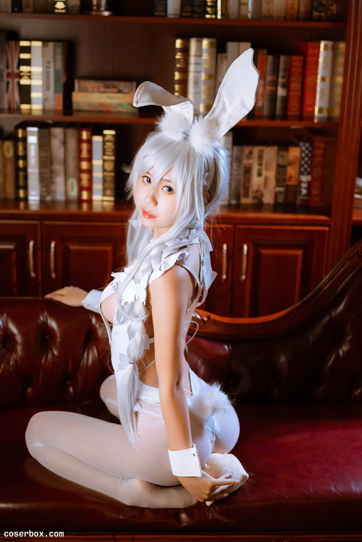 萌芽儿2024.12.01 恶毒白兔 - 1