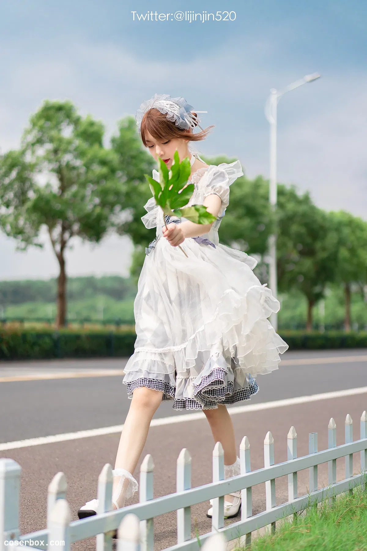 梨瑾瑾 2025.03.14 草地 - 1