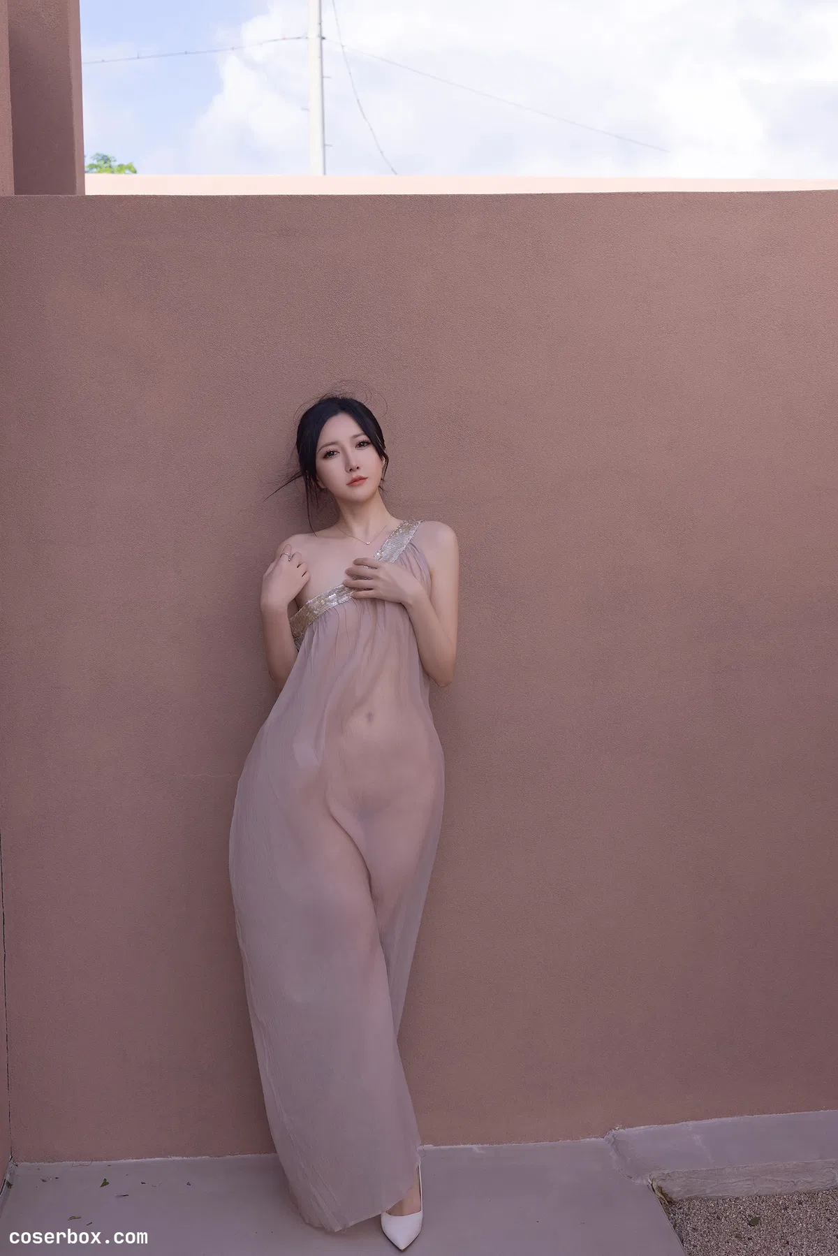 鱼子酱Fish 2025.04.18 内购私拍 抹胸女人 - 1