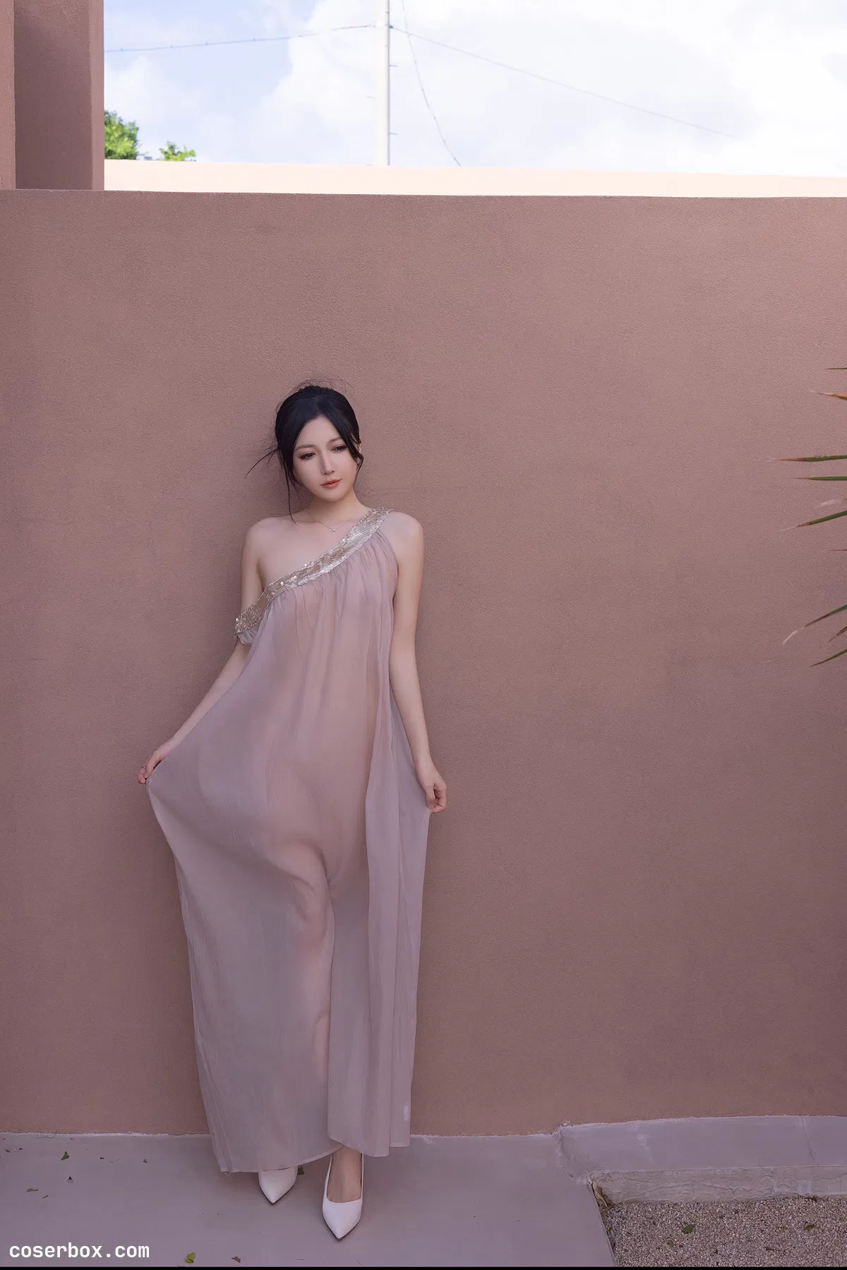 鱼子酱Fish 2025.04.18 内购私拍 抹胸女人 - 2