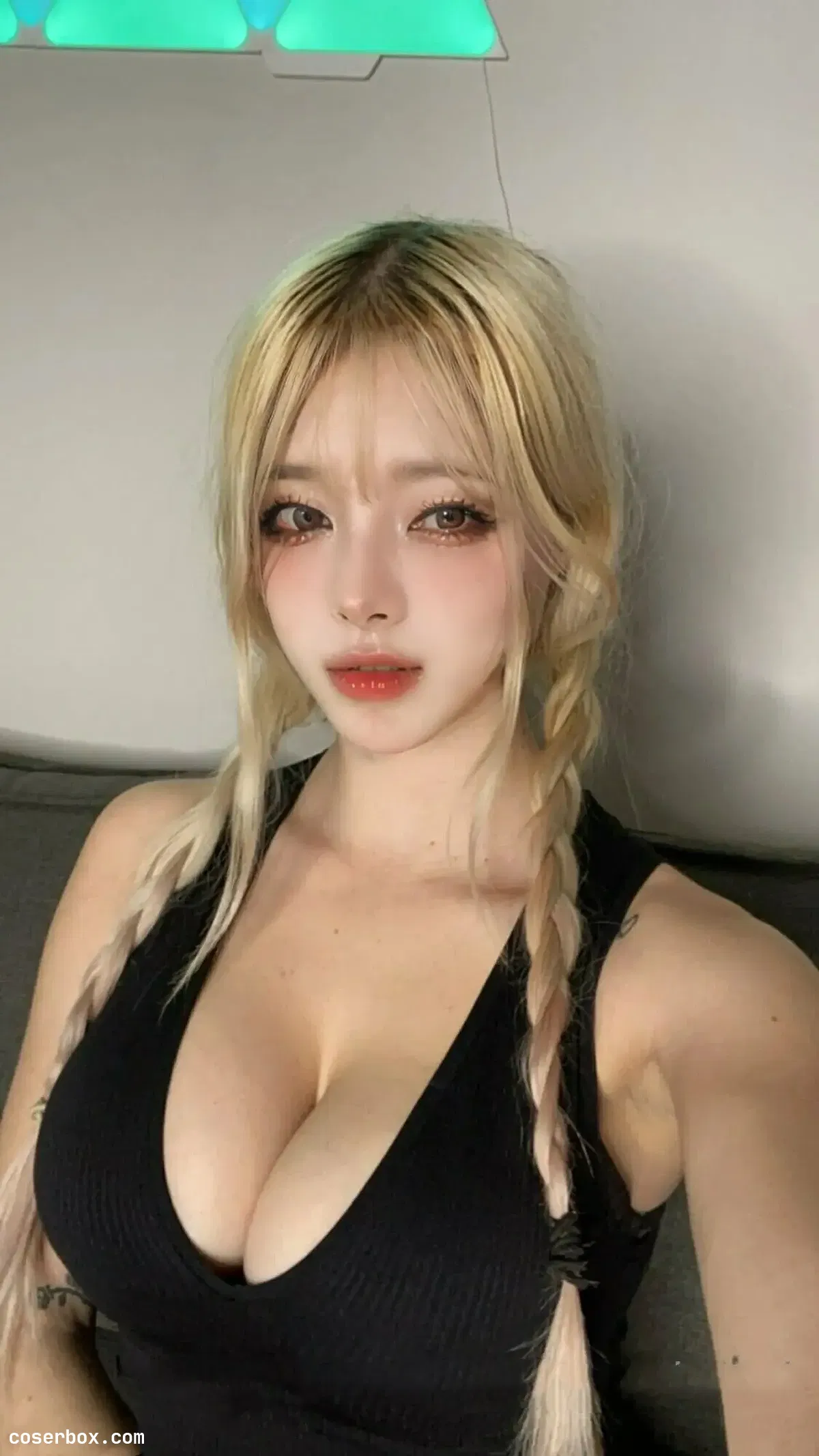 暴走鲤鱼王 2025.05.20 十二月付费cos图集 1 - 2