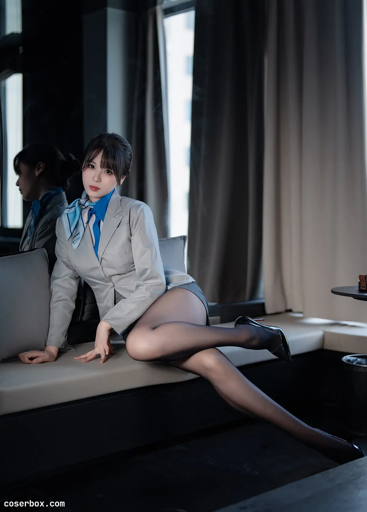 轩萧学姐2025.06.15 空姐室内黑丝 - 2