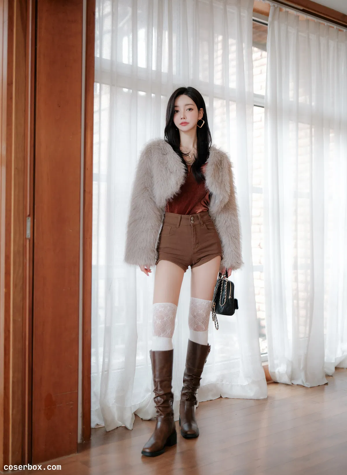 孙允珠 2025.06.25 2025春季定拍 怀俄明牛仔檀木皮革水貂短裙 - 1