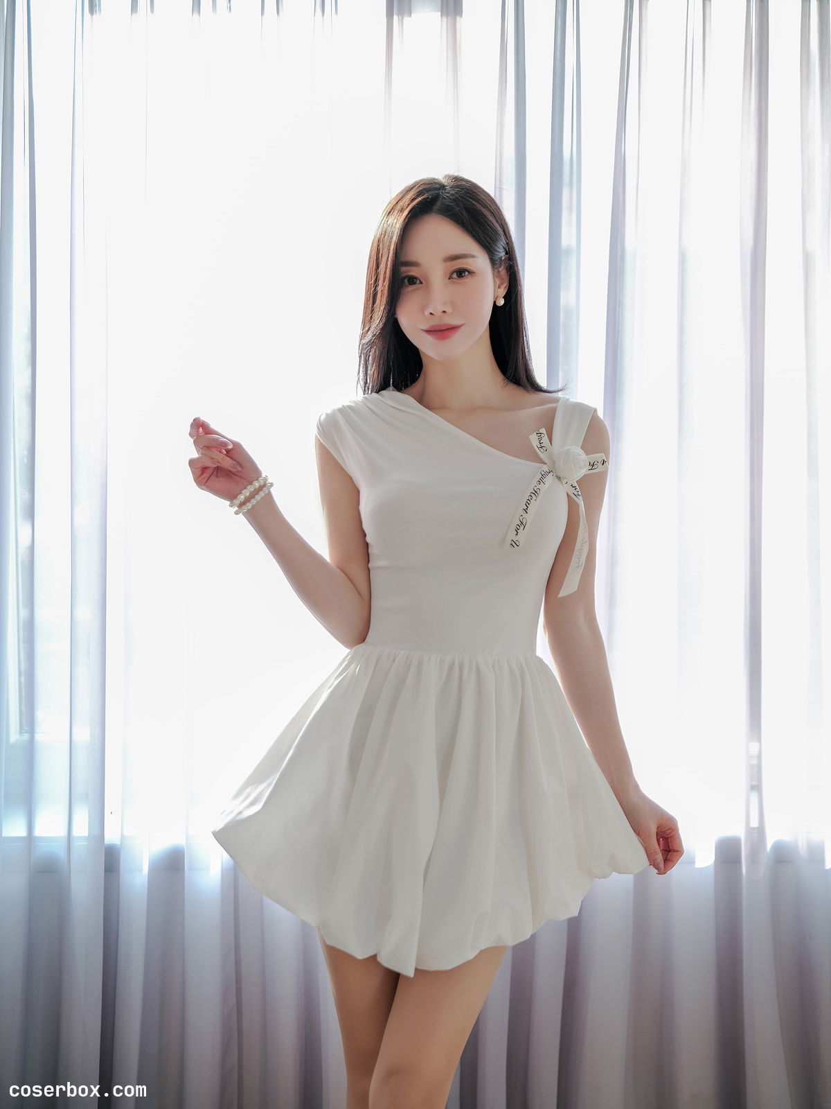 孙允珠 2025.08.03 圣米歇尔纯净浮光礼赞小白裙 - 2