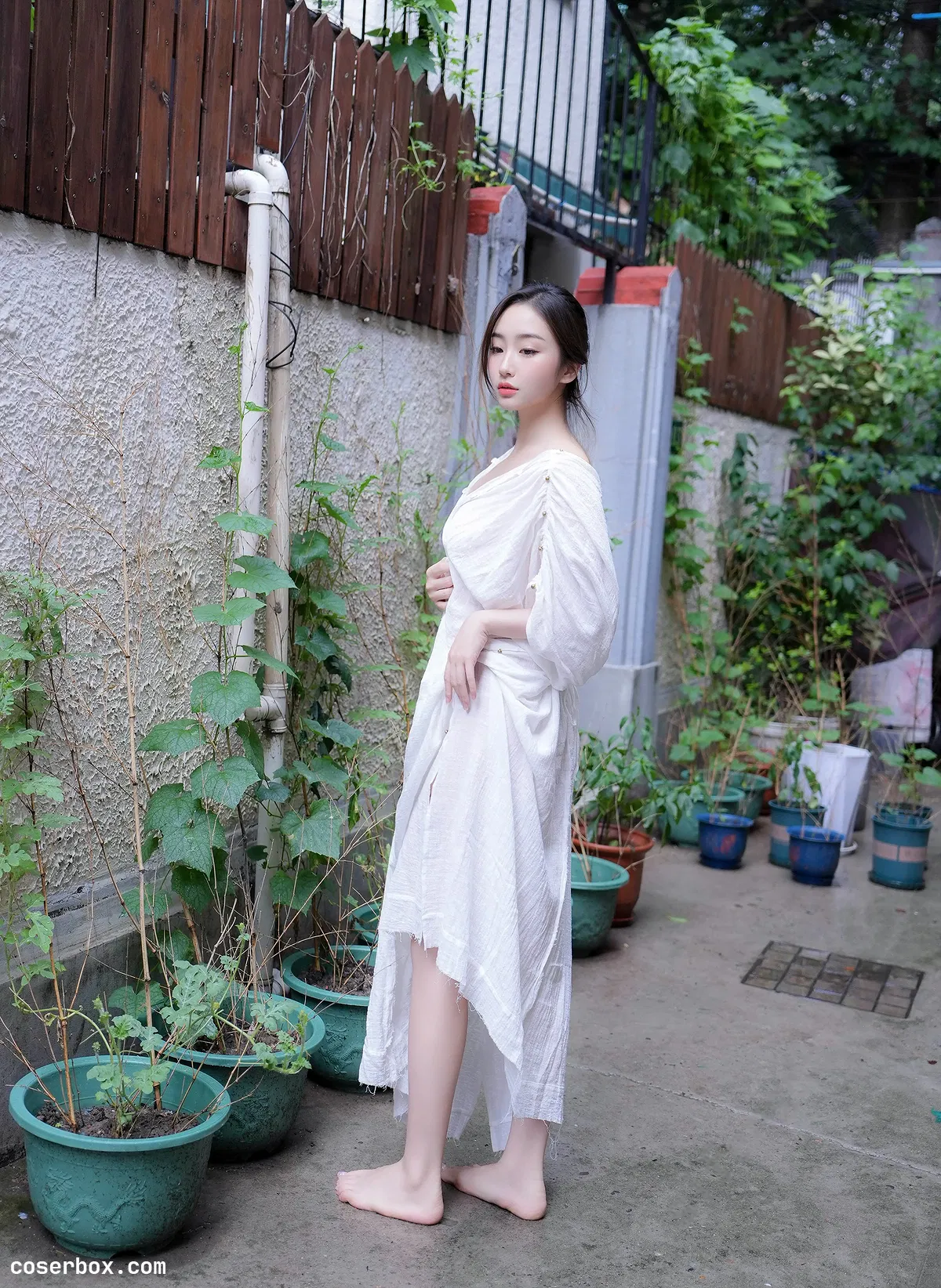 楠芝 2025.09.16 内购私拍 白长袍画家