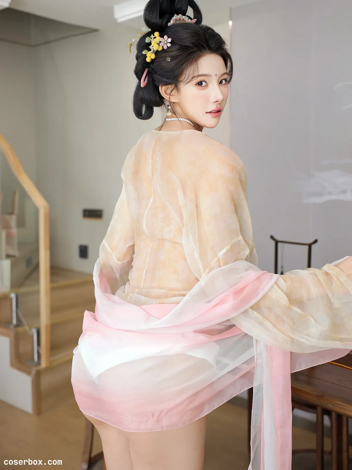 梨霜儿 2025.10.24 内购私拍 唐装 - 1